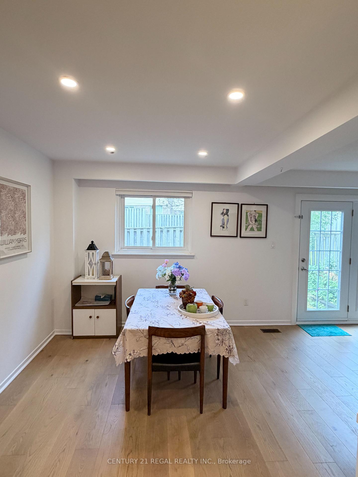 Photo 7 of 8 Chamberlain Court, Ajax, South West — HOMEH