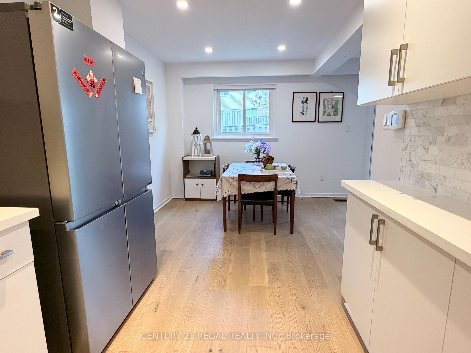 Photo 9 of 8 Chamberlain Court, Ajax, South West — HOMEH