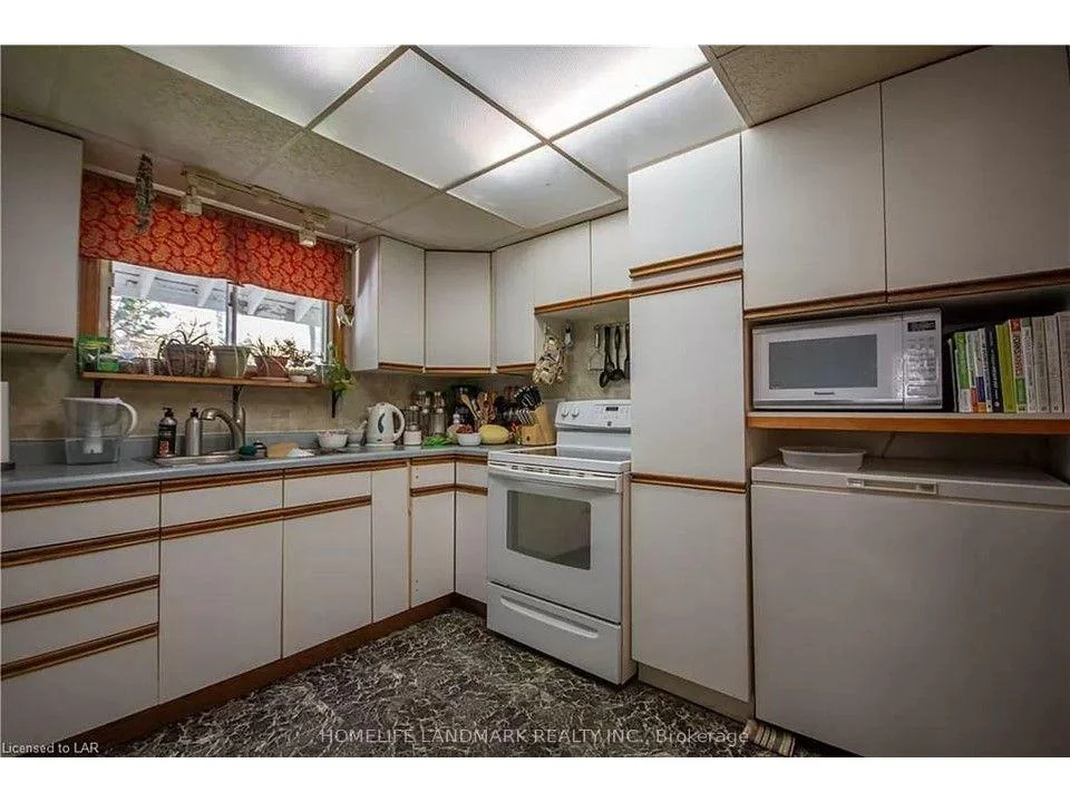 Photo 14 of 12170 Highway 35, Minden Hills, Lutterworth — HOMEH