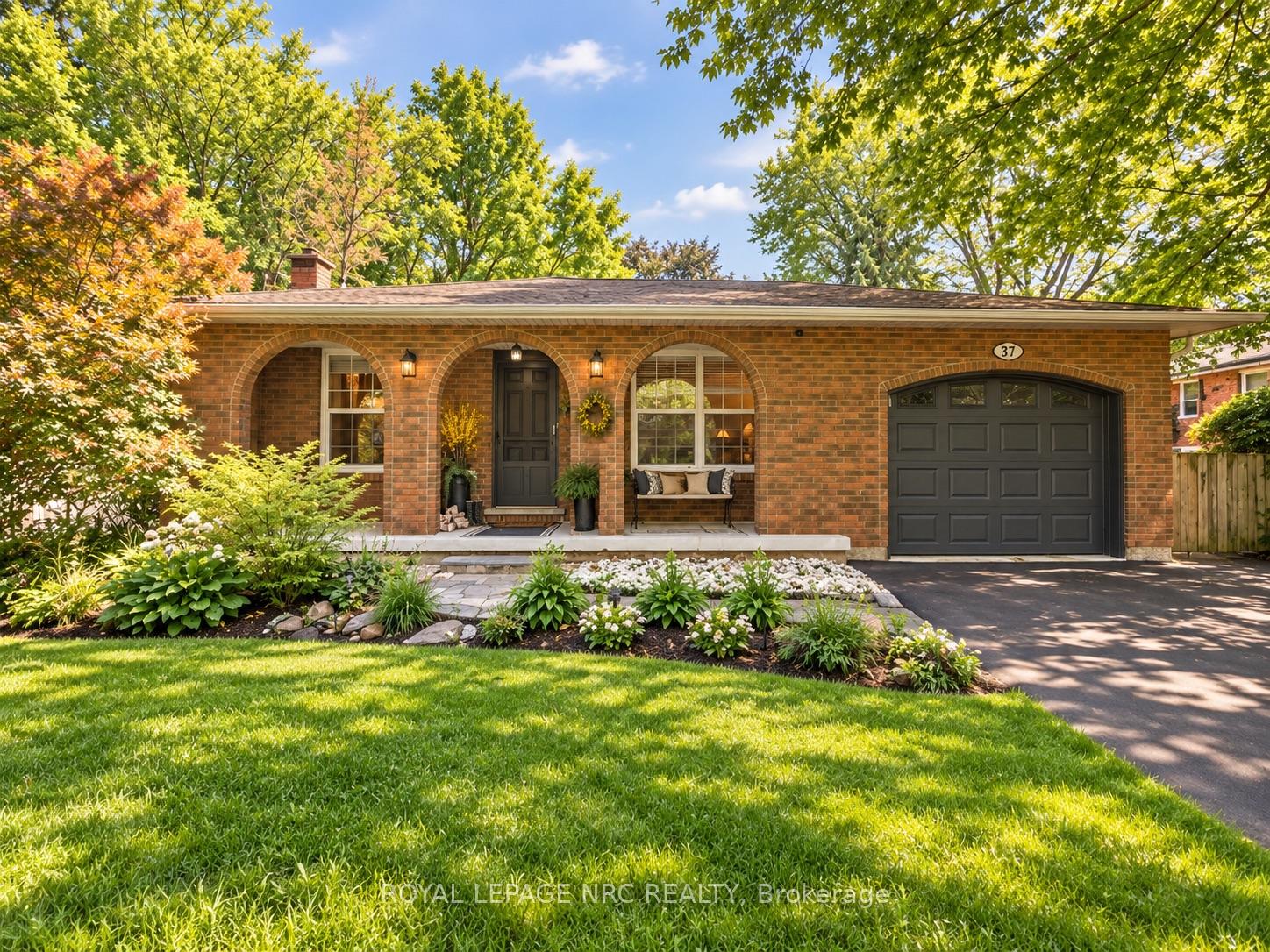 Photo 1 of 37 Spruceside Crescent, Pelham, Fonthill — HOMEH