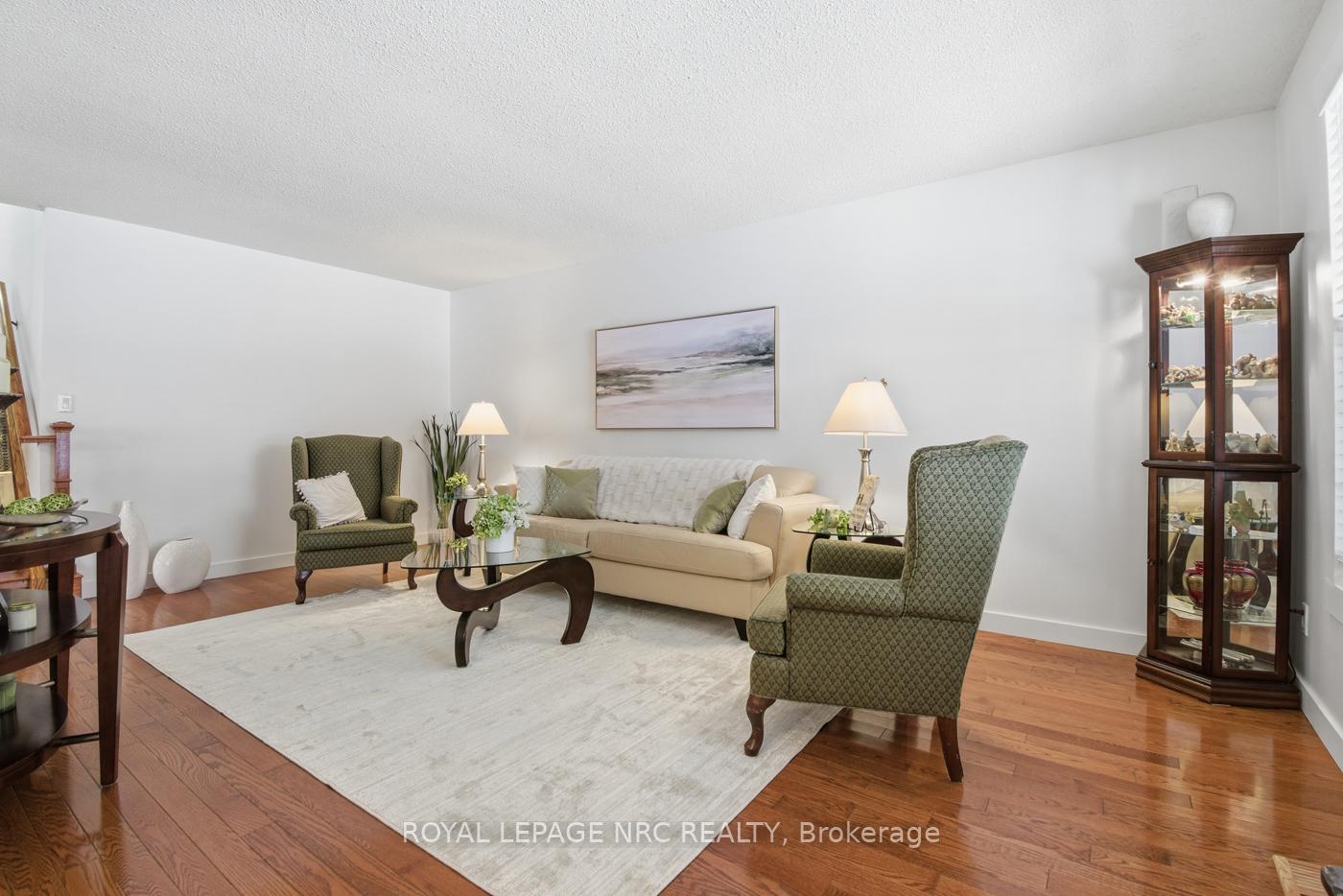 Photo 4 of 37 Spruceside Crescent, Pelham, Fonthill — HOMEH