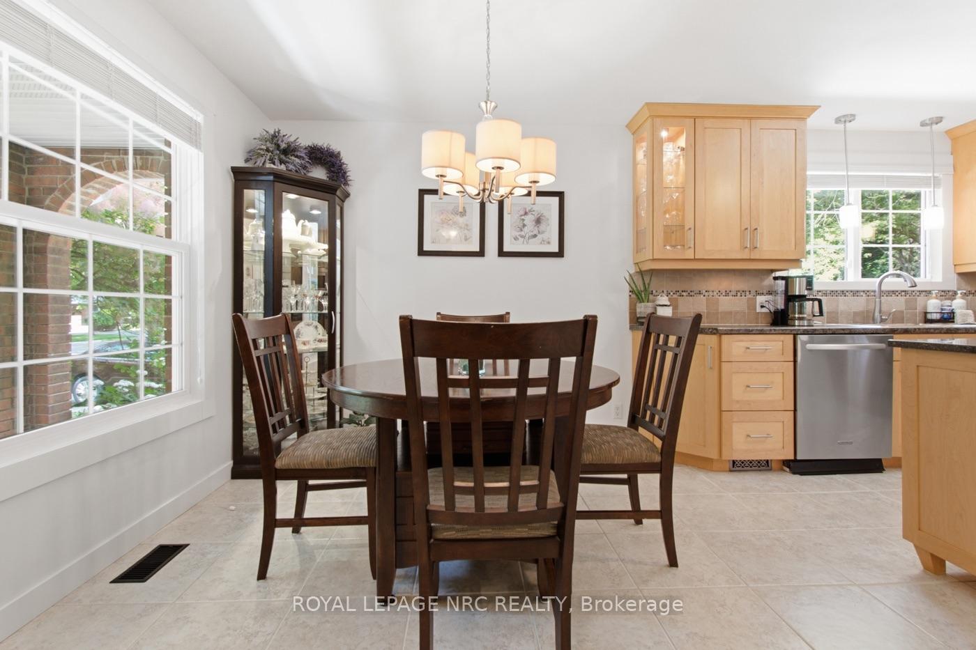 Photo 5 of 37 Spruceside Crescent, Pelham, Fonthill — HOMEH