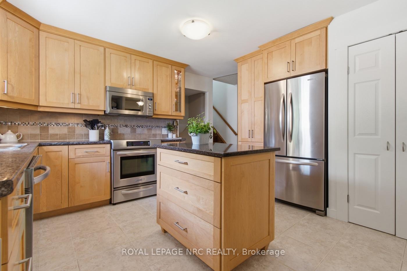 Photo 9 of 37 Spruceside Crescent, Pelham, Fonthill — HOMEH