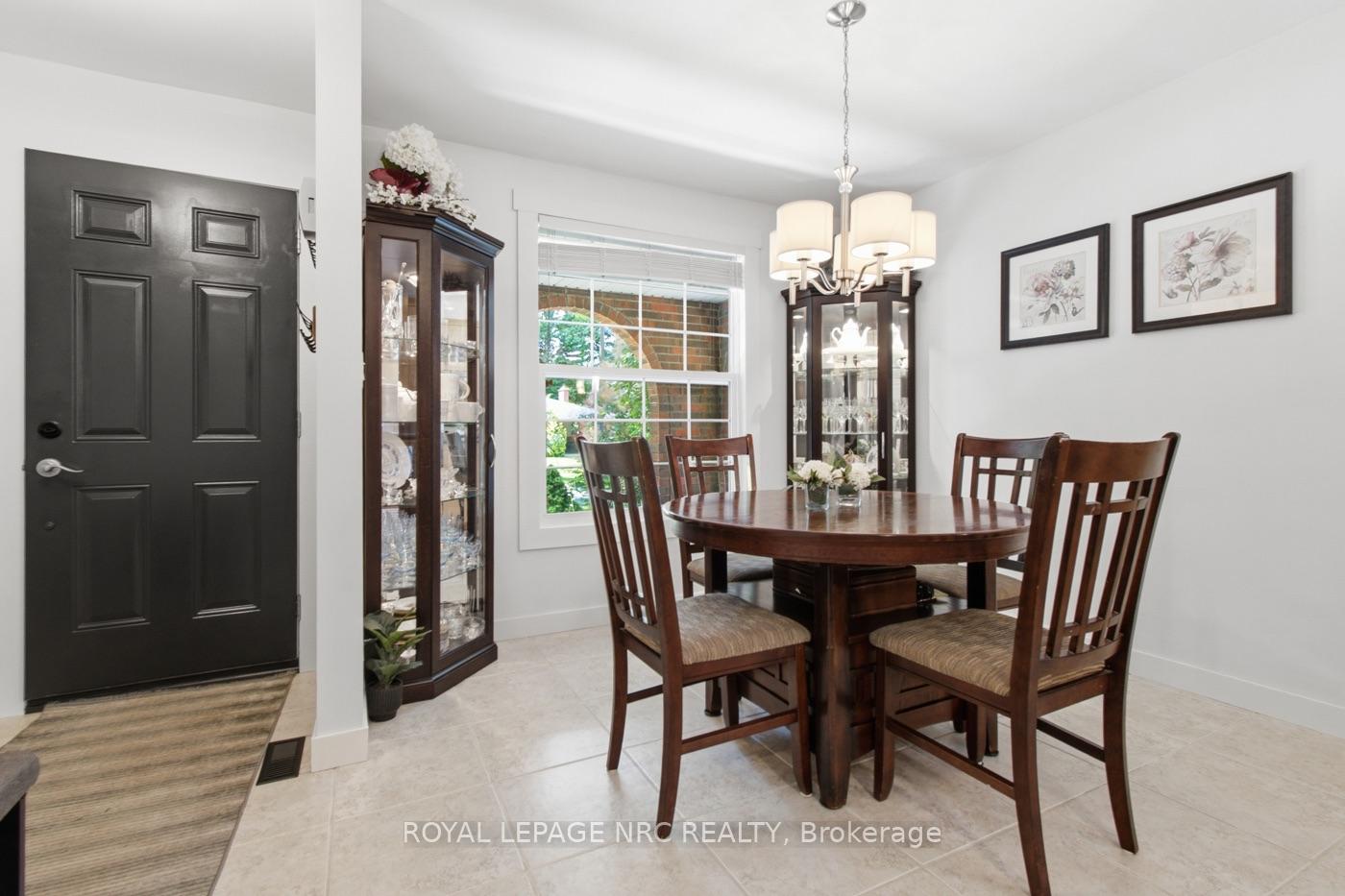 Photo 10 of 37 Spruceside Crescent, Pelham, Fonthill — HOMEH
