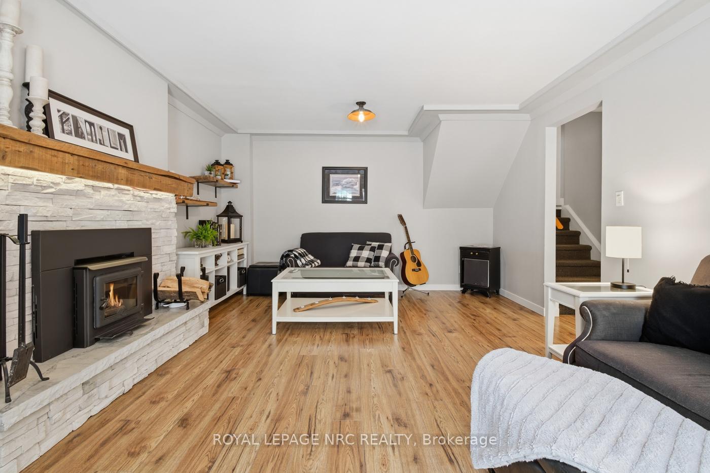 Photo 18 of 37 Spruceside Crescent, Pelham, Fonthill — HOMEH