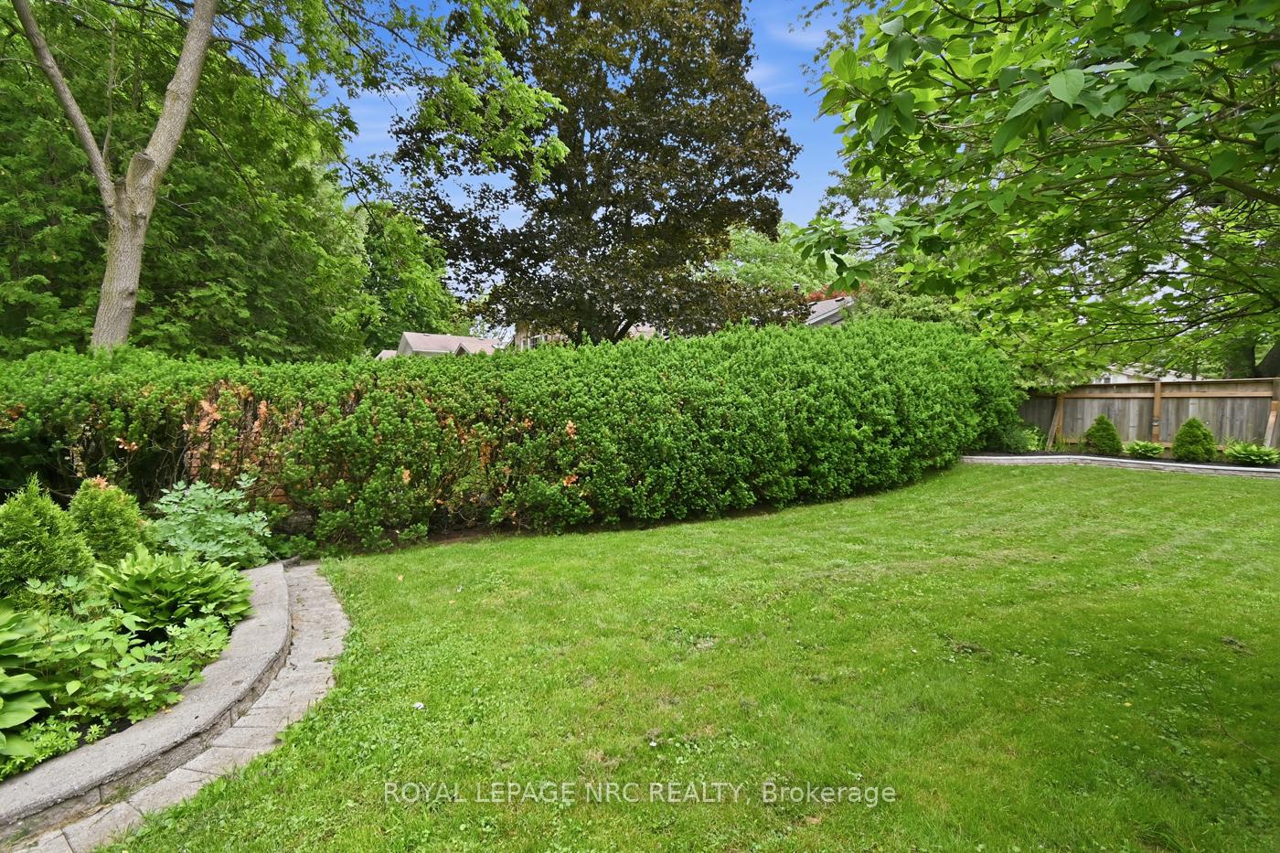 Photo 34 of 37 Spruceside Crescent, Pelham, Fonthill — HOMEH