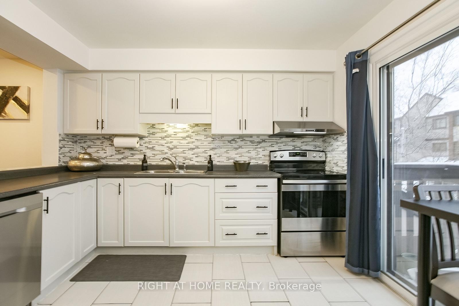 Photo 21 of Unit 75, 1080 Walden Circle, Mississauga, Clarkson — HOMEH