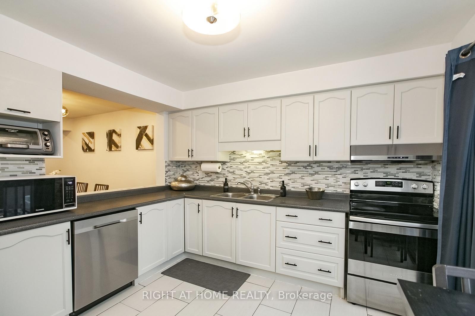 Photo 23 of Unit 75, 1080 Walden Circle, Mississauga, Clarkson — HOMEH