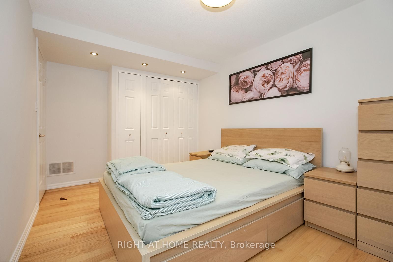 Photo 42 of Unit 75, 1080 Walden Circle, Mississauga, Clarkson — HOMEH