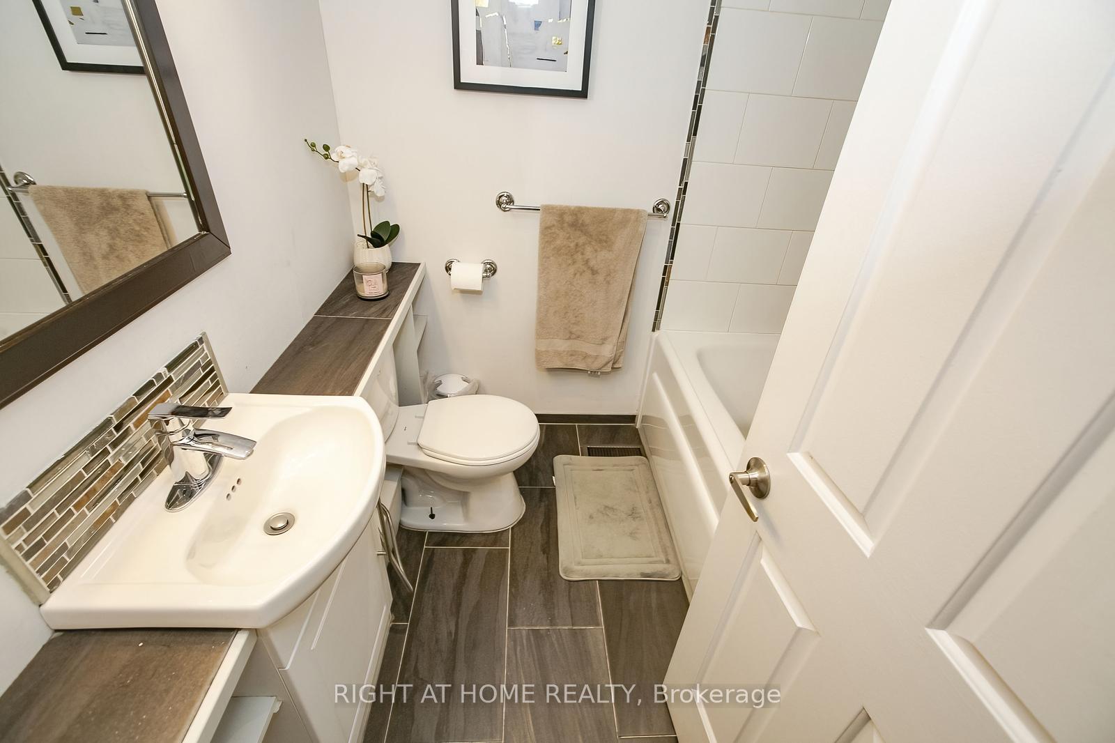 Photo 45 of Unit 75, 1080 Walden Circle, Mississauga, Clarkson — HOMEH