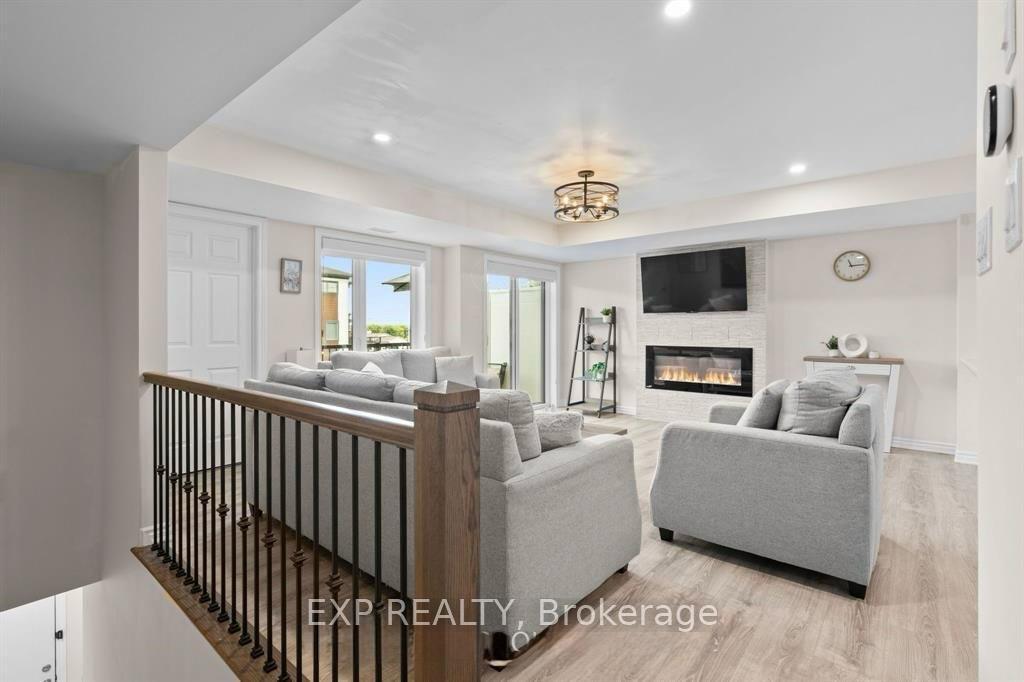 Photo 4 of 304 Lapland Private, Ottawa, Kanata - Emerald Meadows/Trailwest — HOMEH