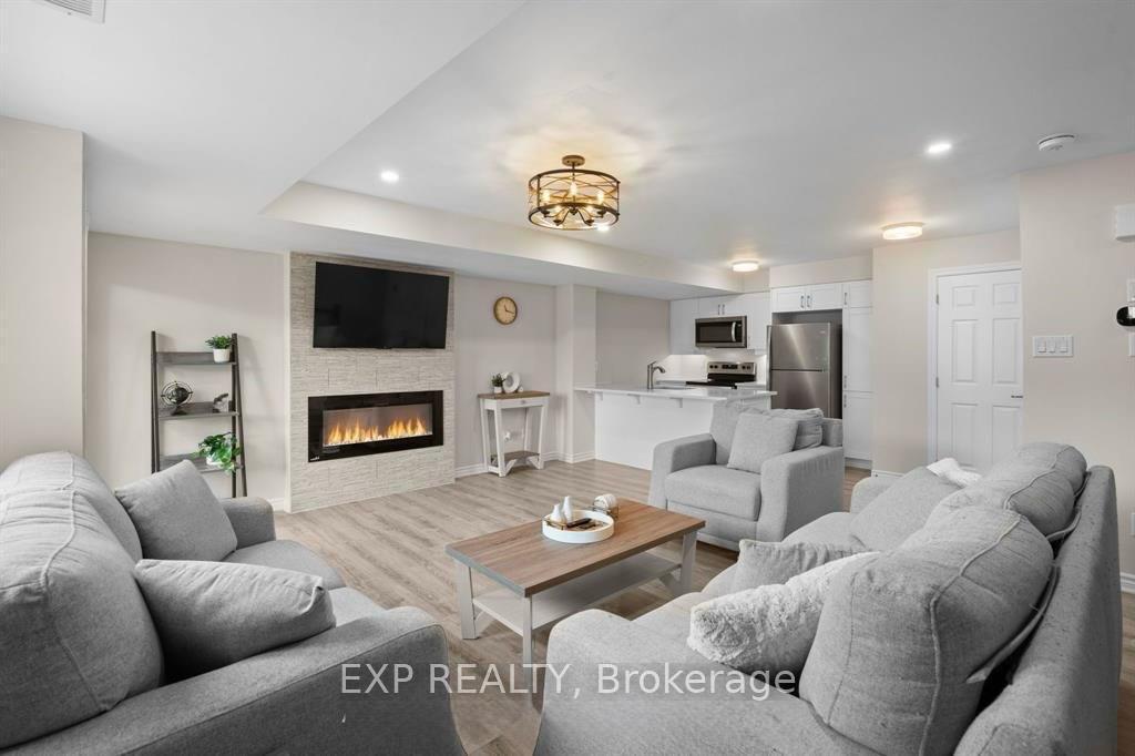 Photo 5 of 304 Lapland Private, Ottawa, Kanata - Emerald Meadows/Trailwest — HOMEH