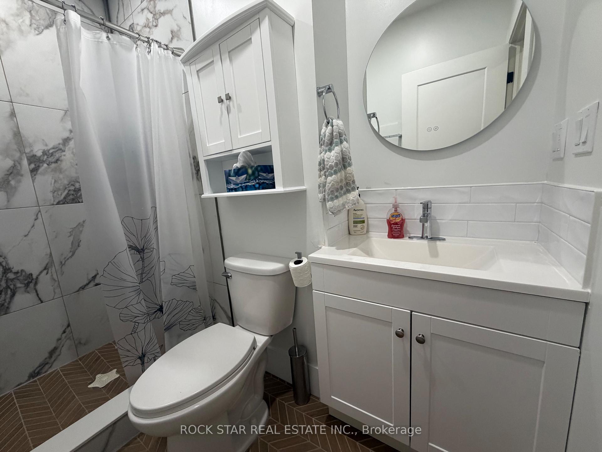 Photo 17 of 1211 Lincoln Road, Windsor — HOMEH