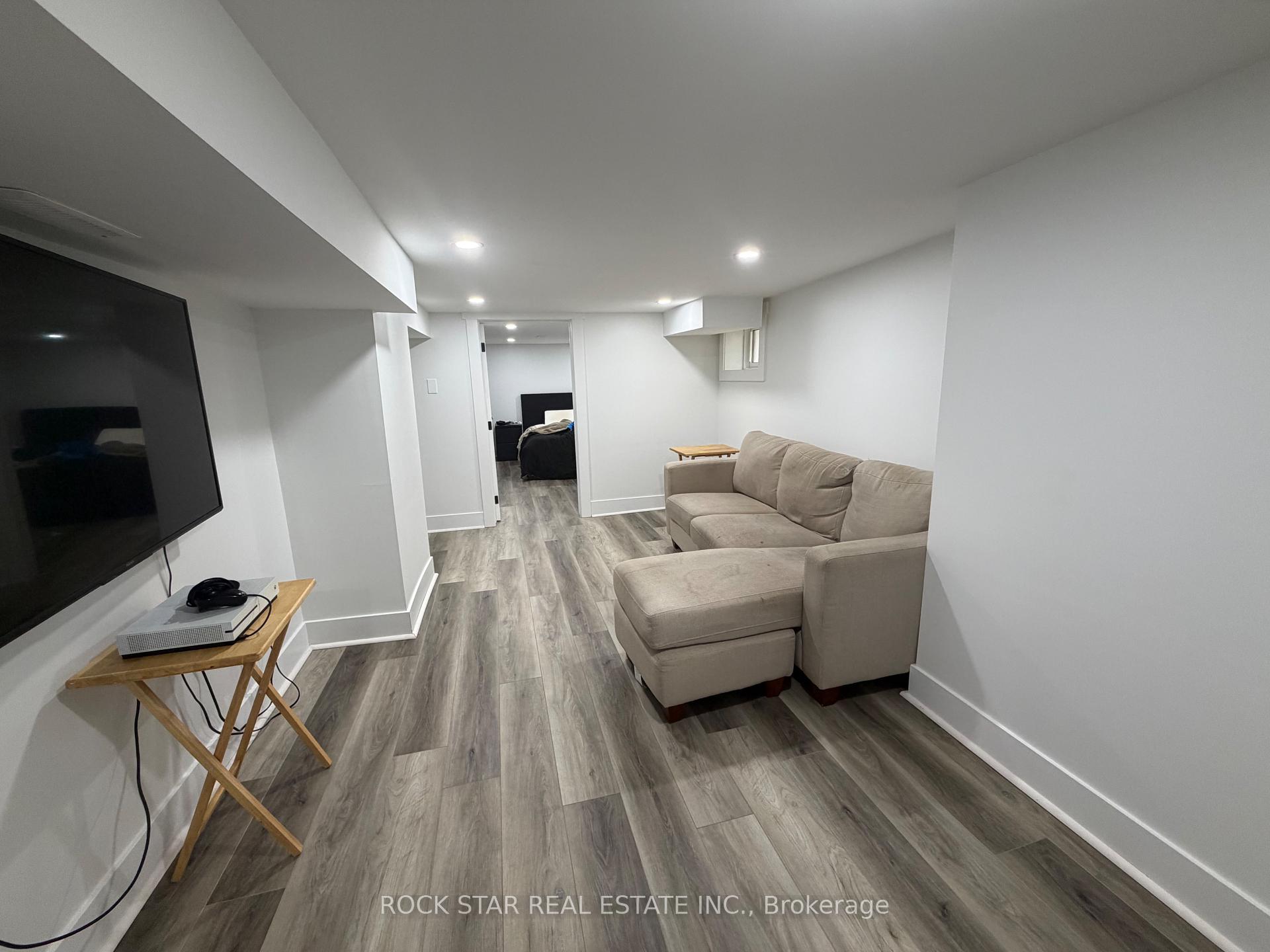 Photo 19 of 1211 Lincoln Road, Windsor — HOMEH