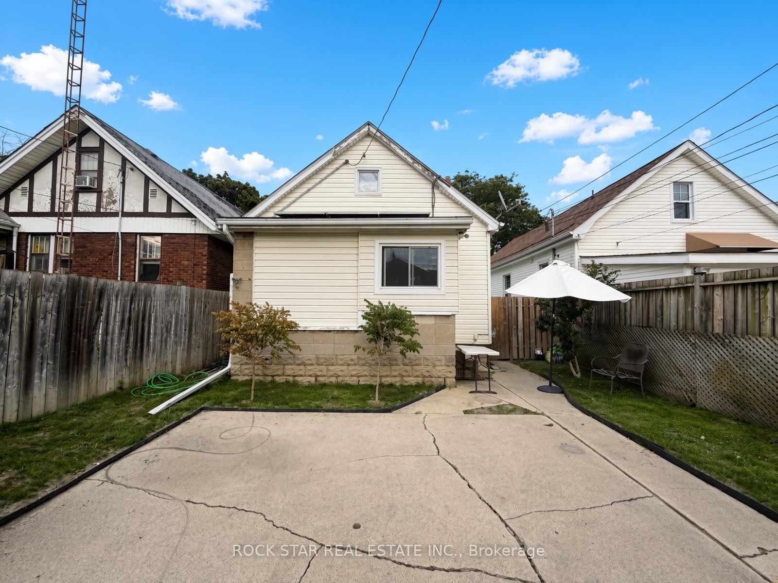 Photo 23 of 1211 Lincoln Road, Windsor — HOMEH