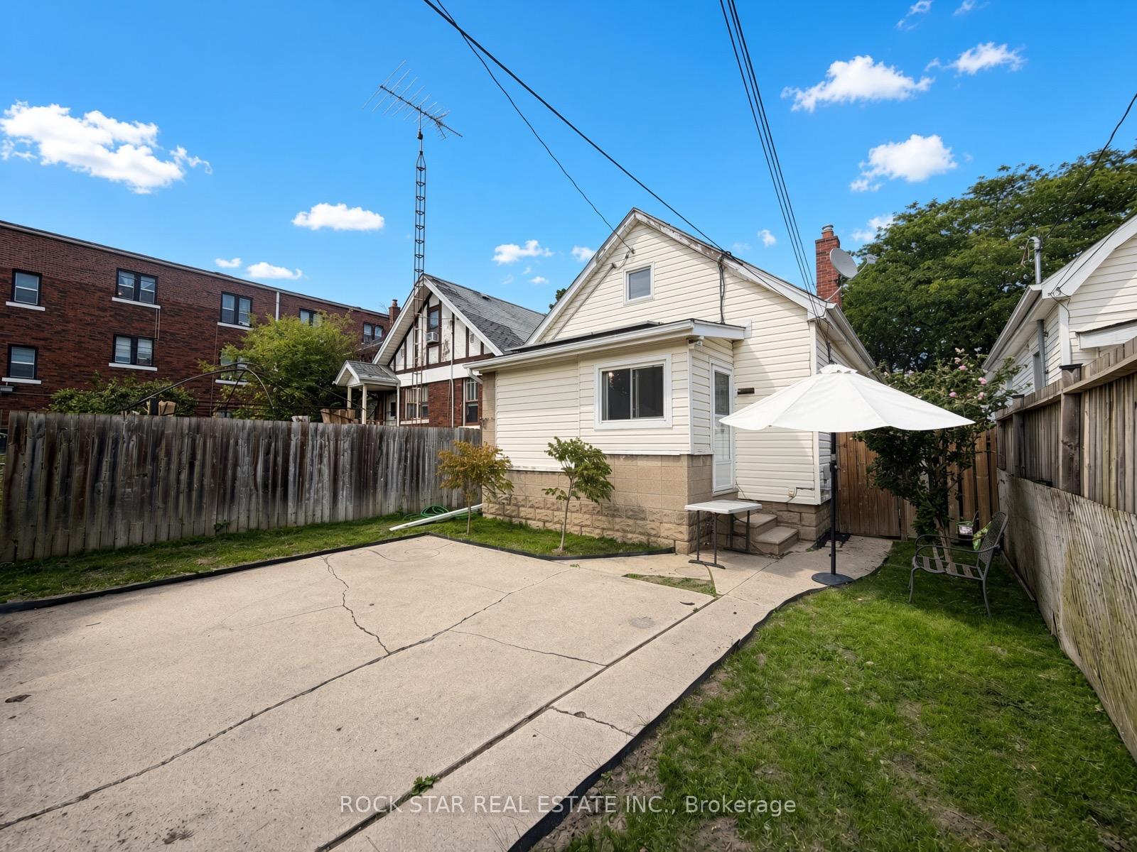 Photo 28 of 1211 Lincoln Road, Windsor — HOMEH