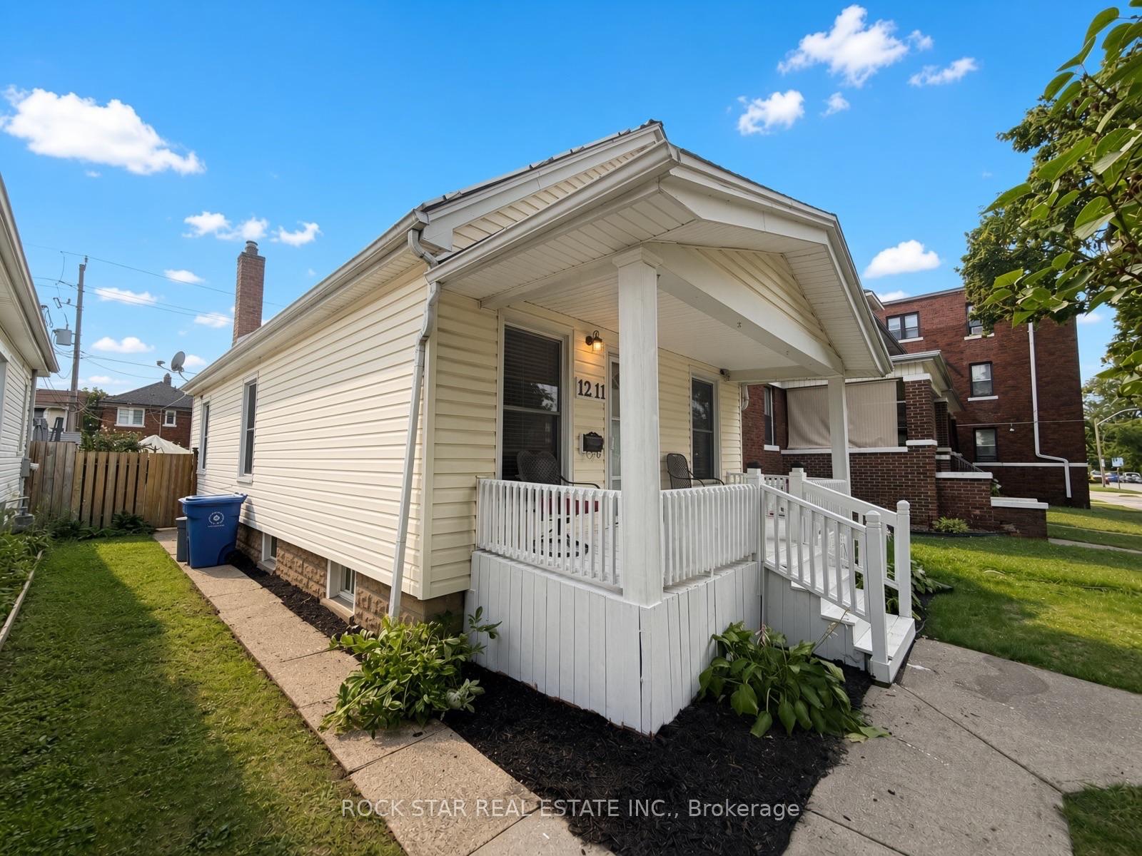 Photo 5 of 1211 Lincoln Road, Windsor — HOMEH