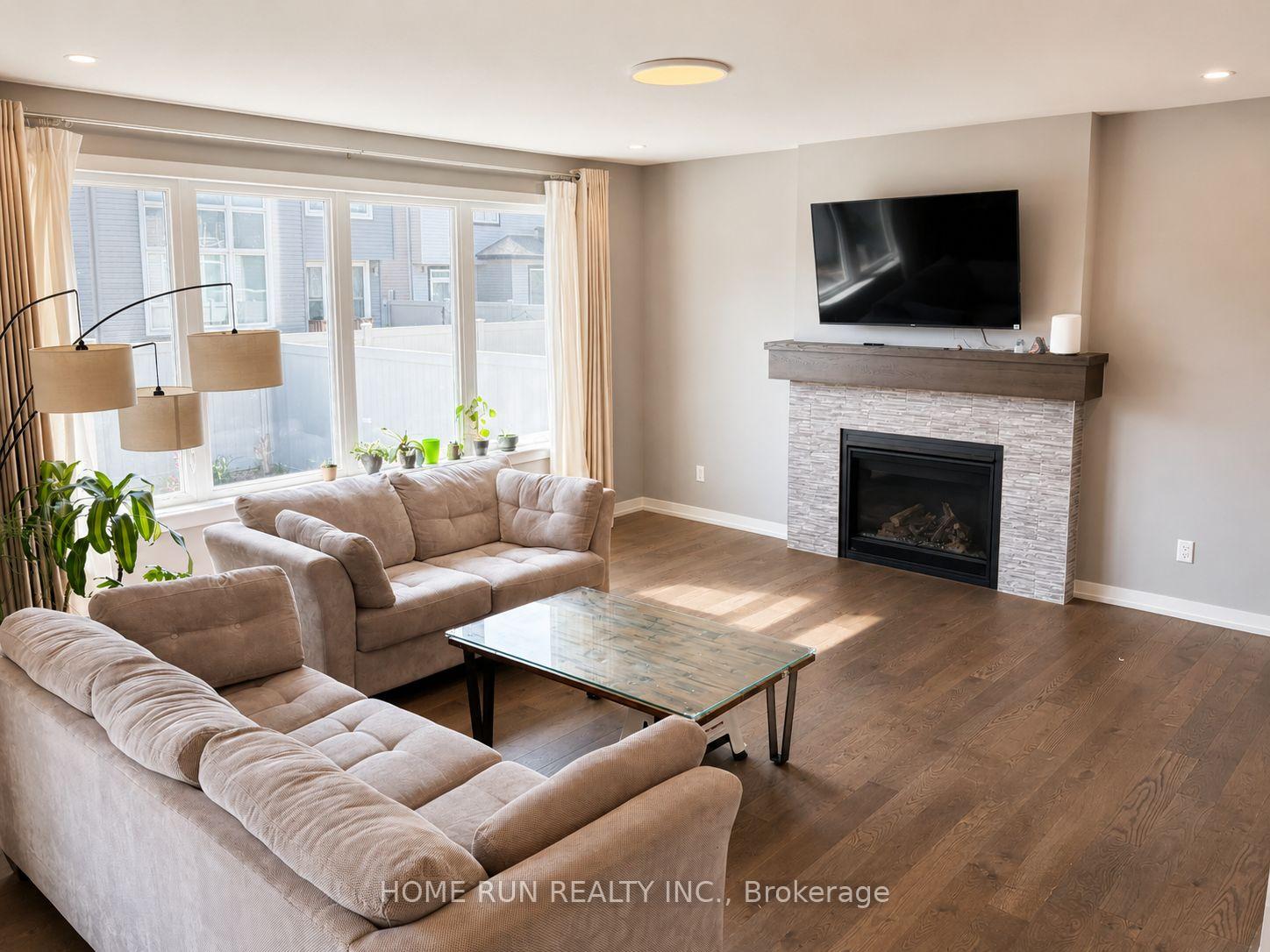 Photo 4 of 633 Rouncey Road, Ottawa, Kanata - Emerald Meadows/Trailwest — HOMEH