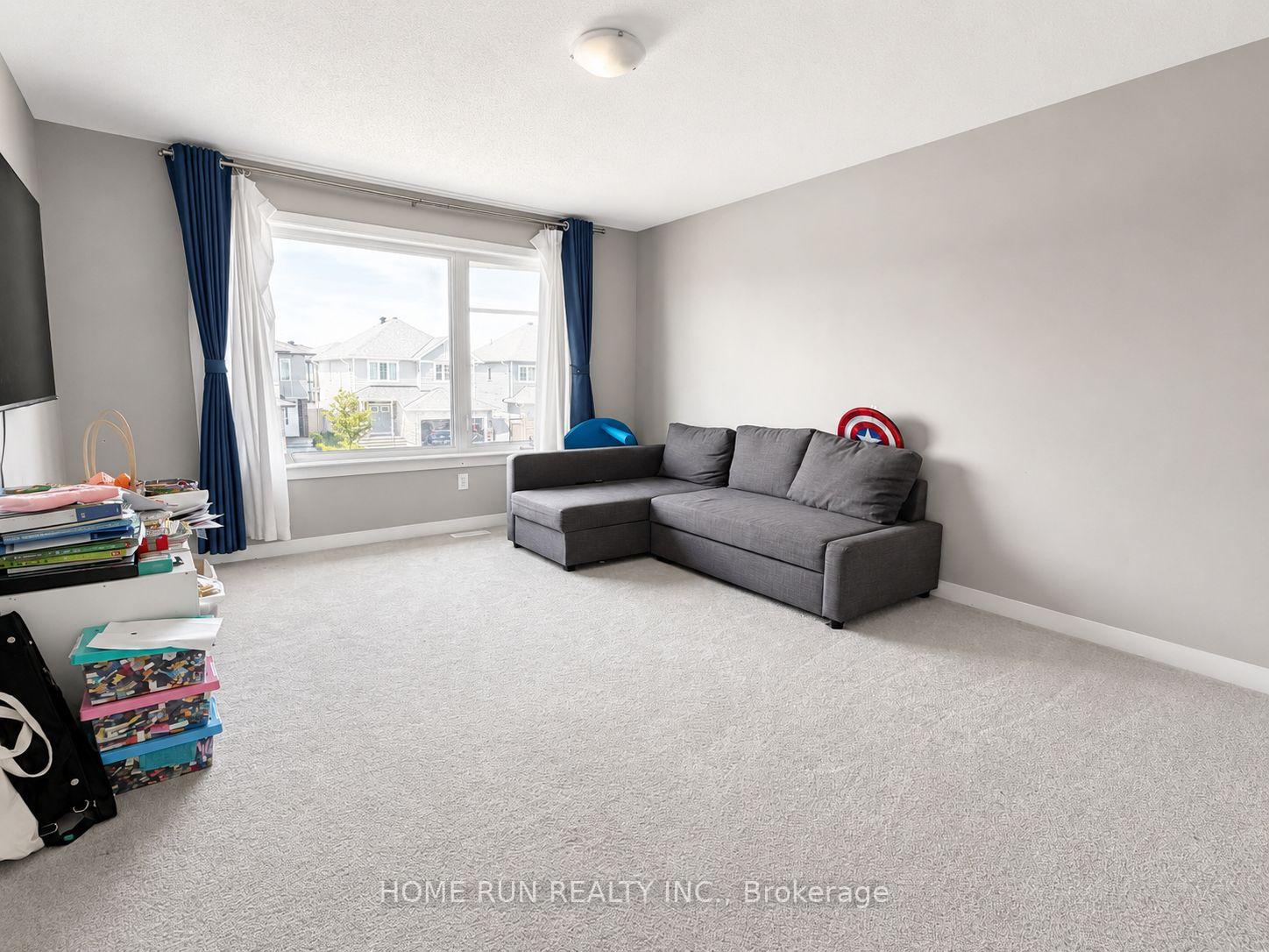 Photo 13 of 633 Rouncey Road, Ottawa, Kanata - Emerald Meadows/Trailwest — HOMEH