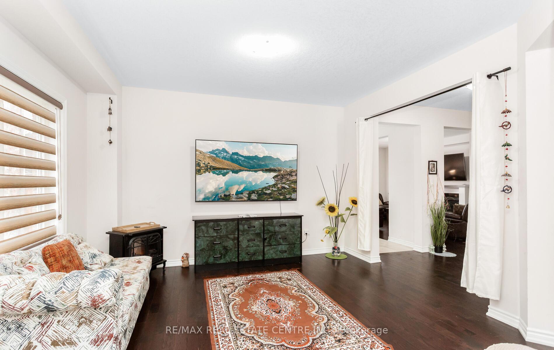 Photo 8 of 49 Bucksaw Street, Brampton, Northwest Brampton — HOMEH