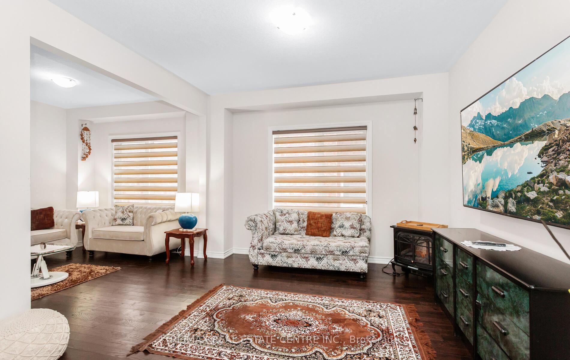 Photo 9 of 49 Bucksaw Street, Brampton, Northwest Brampton — HOMEH