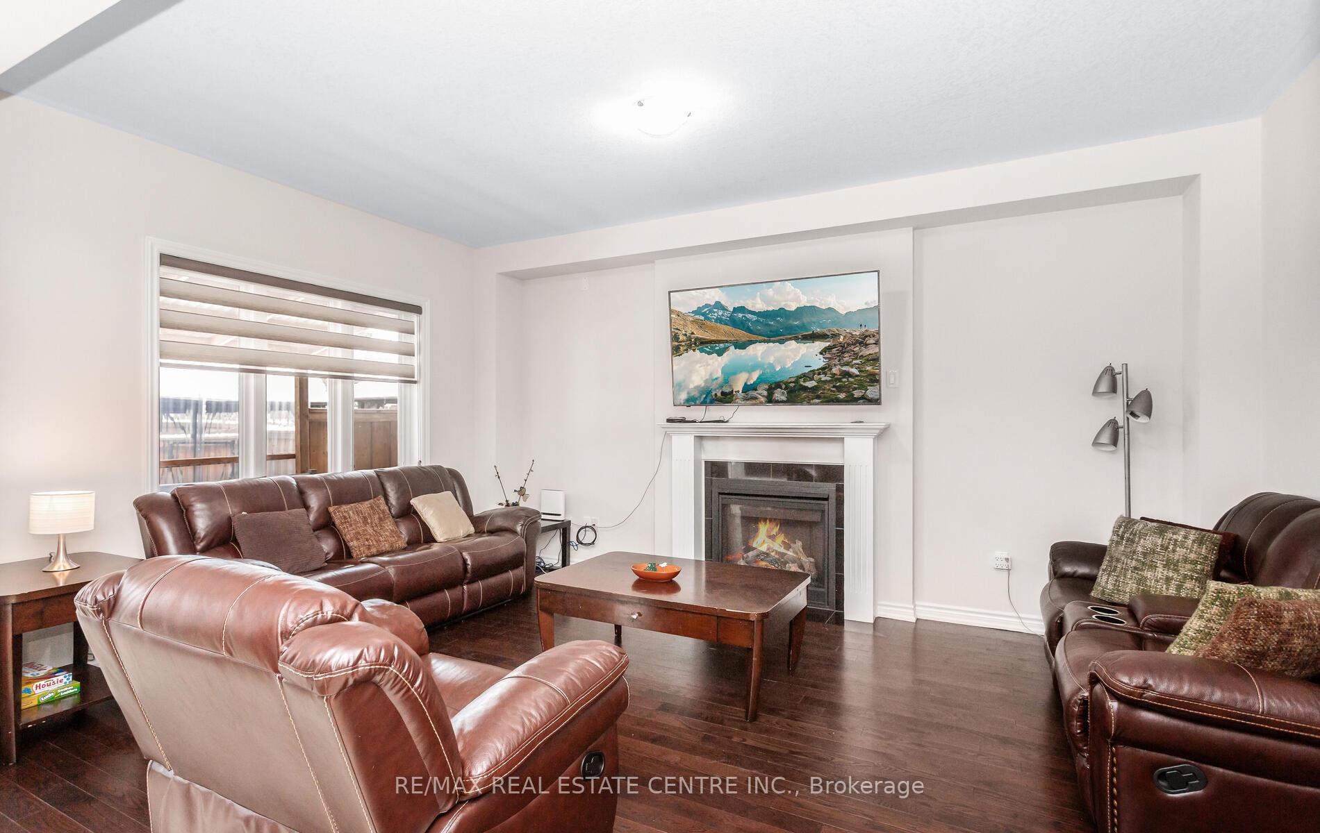 Photo 11 of 49 Bucksaw Street, Brampton, Northwest Brampton — HOMEH