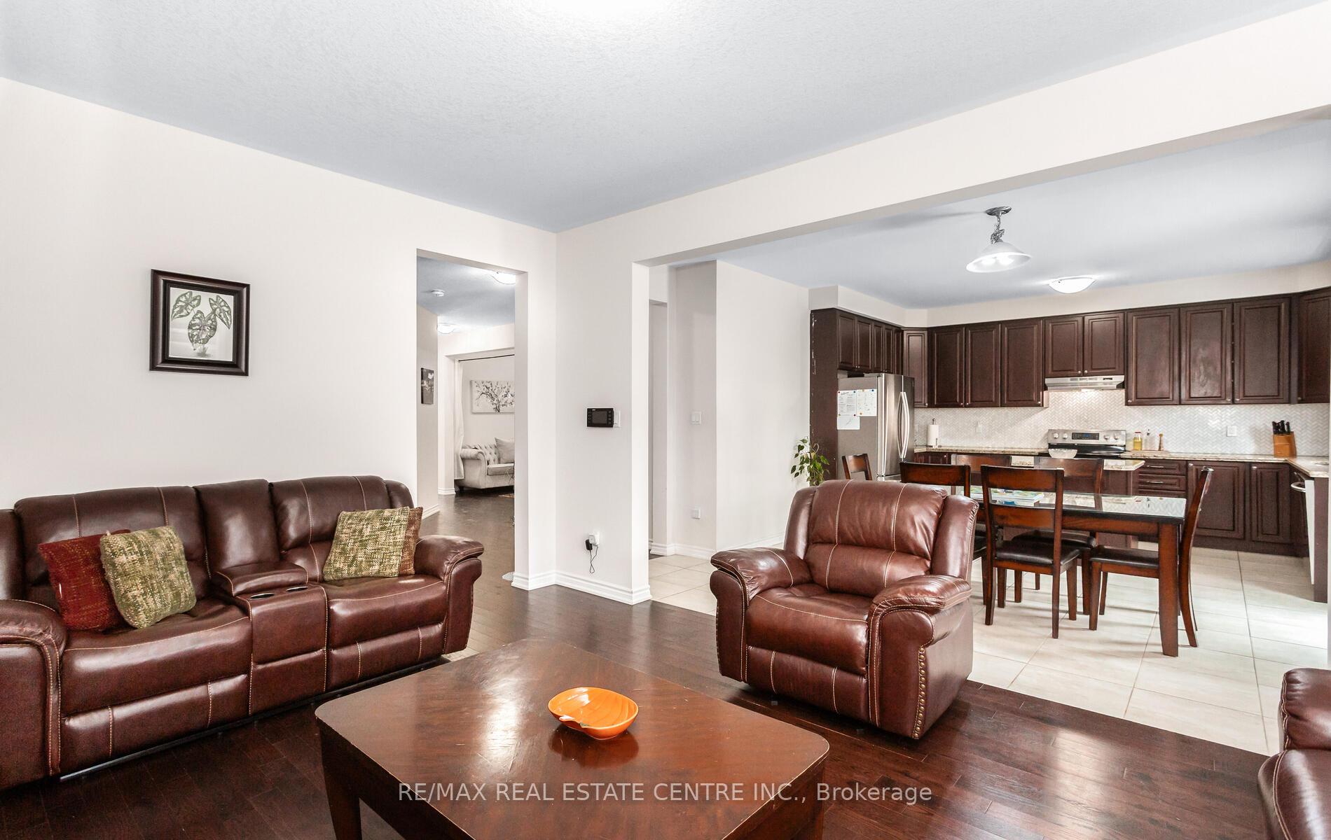 Photo 13 of 49 Bucksaw Street, Brampton, Northwest Brampton — HOMEH