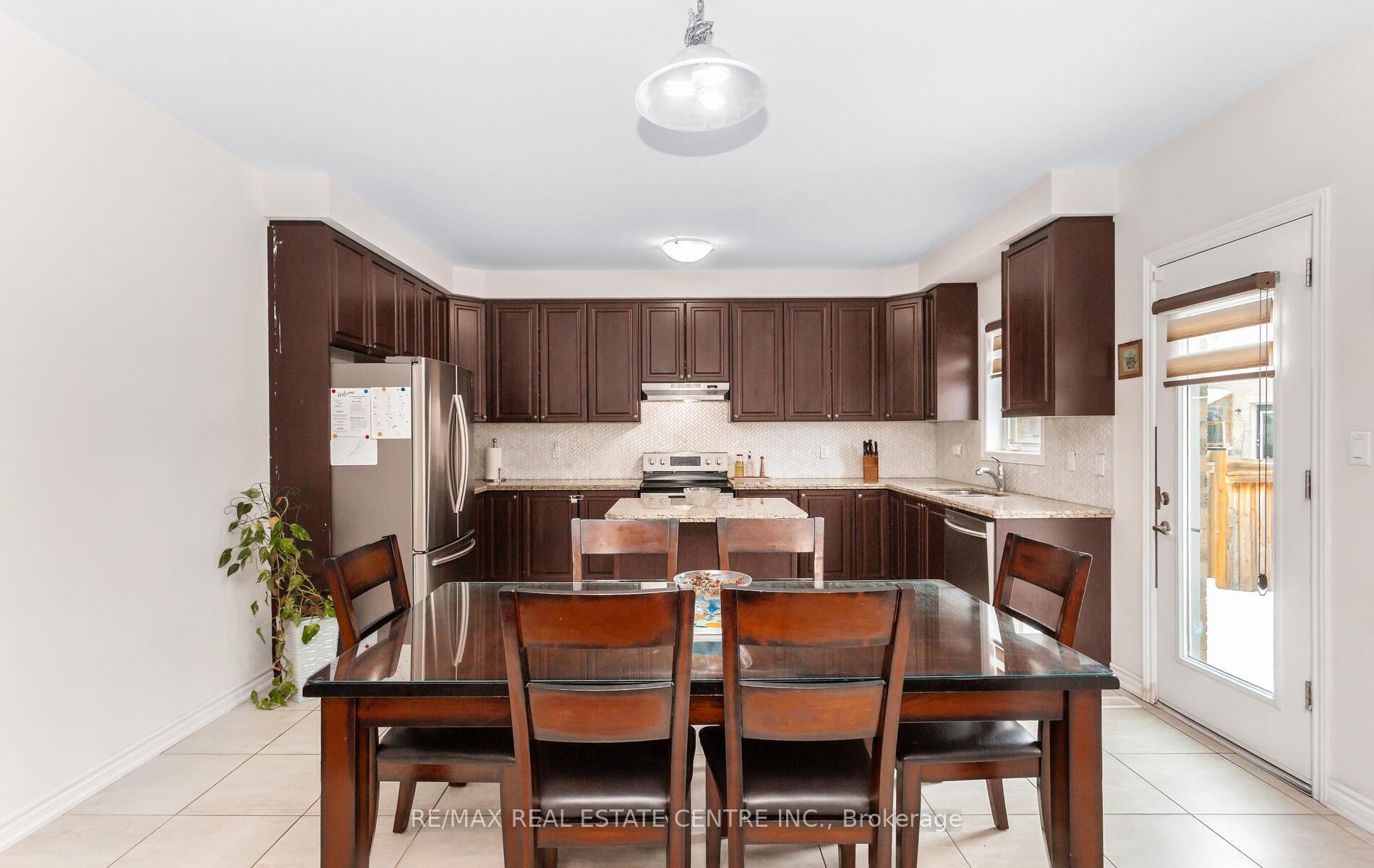 Photo 16 of 49 Bucksaw Street, Brampton, Northwest Brampton — HOMEH