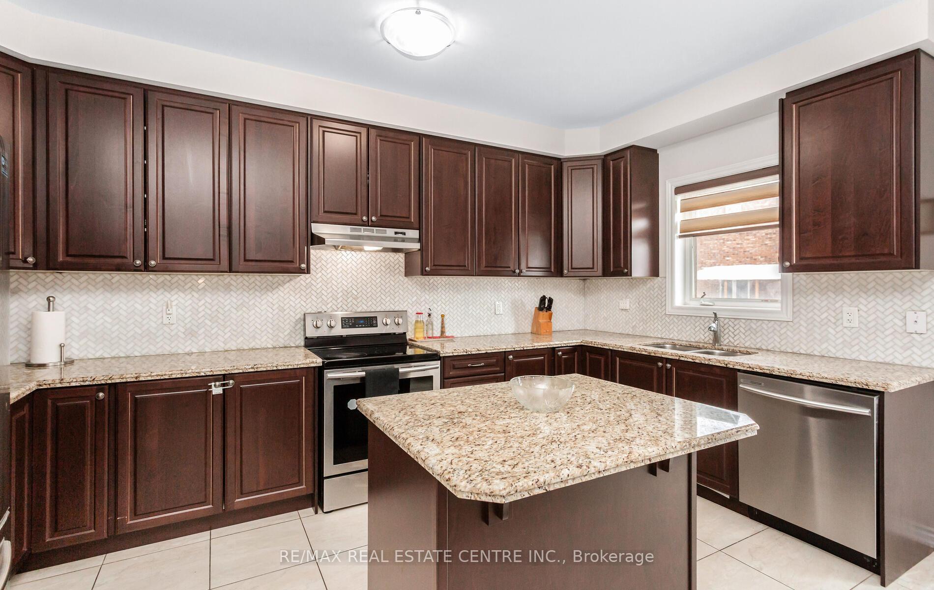 Photo 19 of 49 Bucksaw Street, Brampton, Northwest Brampton — HOMEH