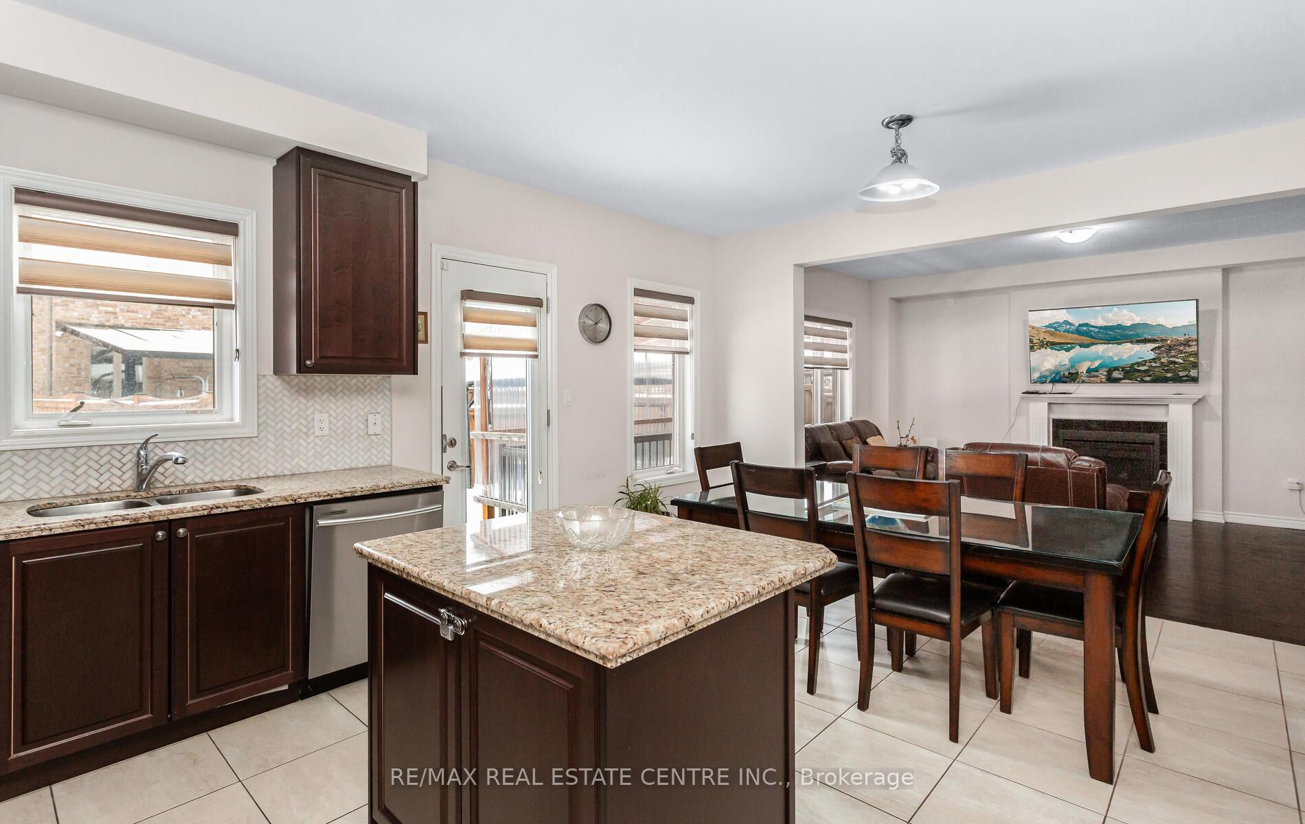 Photo 20 of 49 Bucksaw Street, Brampton, Northwest Brampton — HOMEH