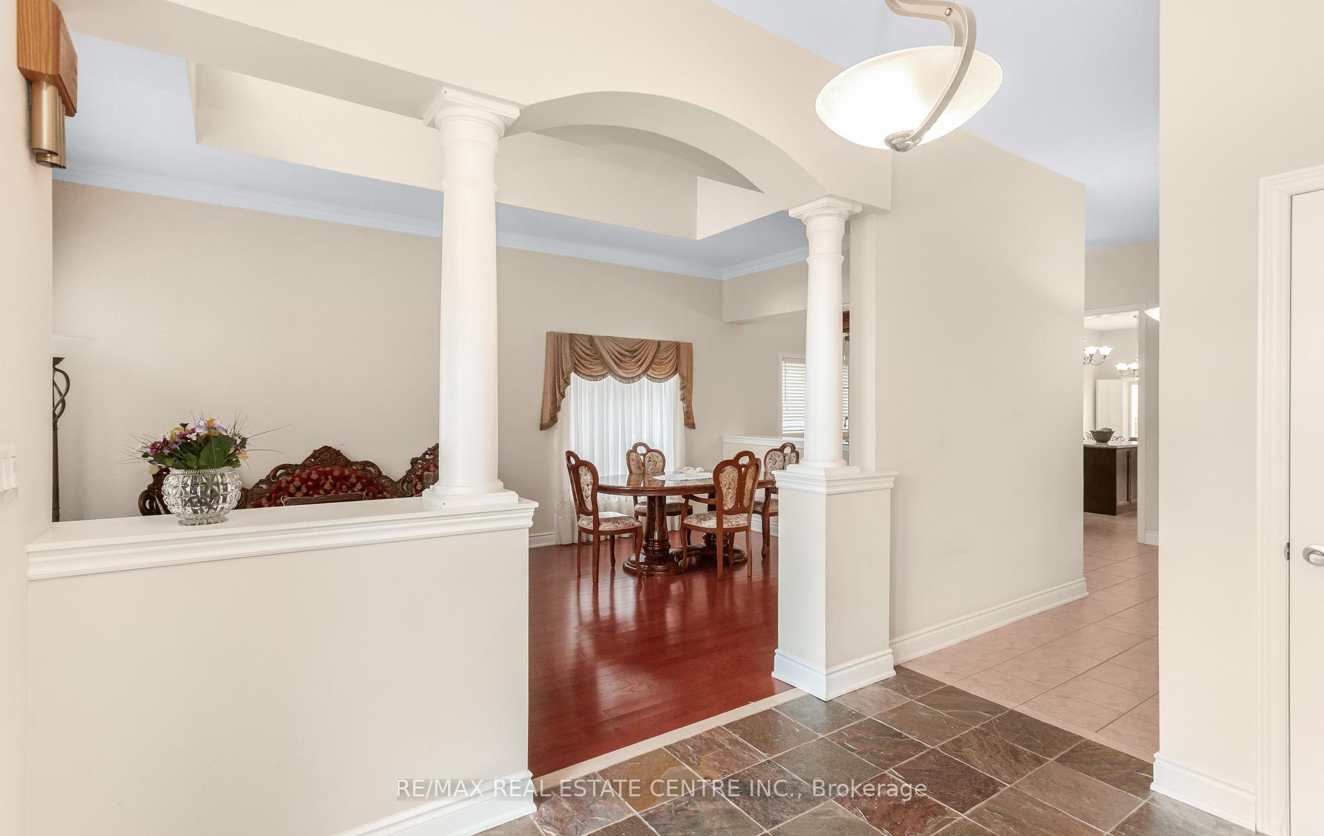 Photo 7 of 15 Concorde Drive, Brampton, Vales of Castlemore North — HOMEH