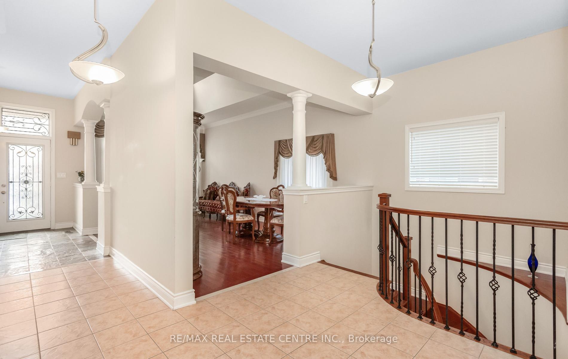 Photo 8 of 15 Concorde Drive, Brampton, Vales of Castlemore North — HOMEH