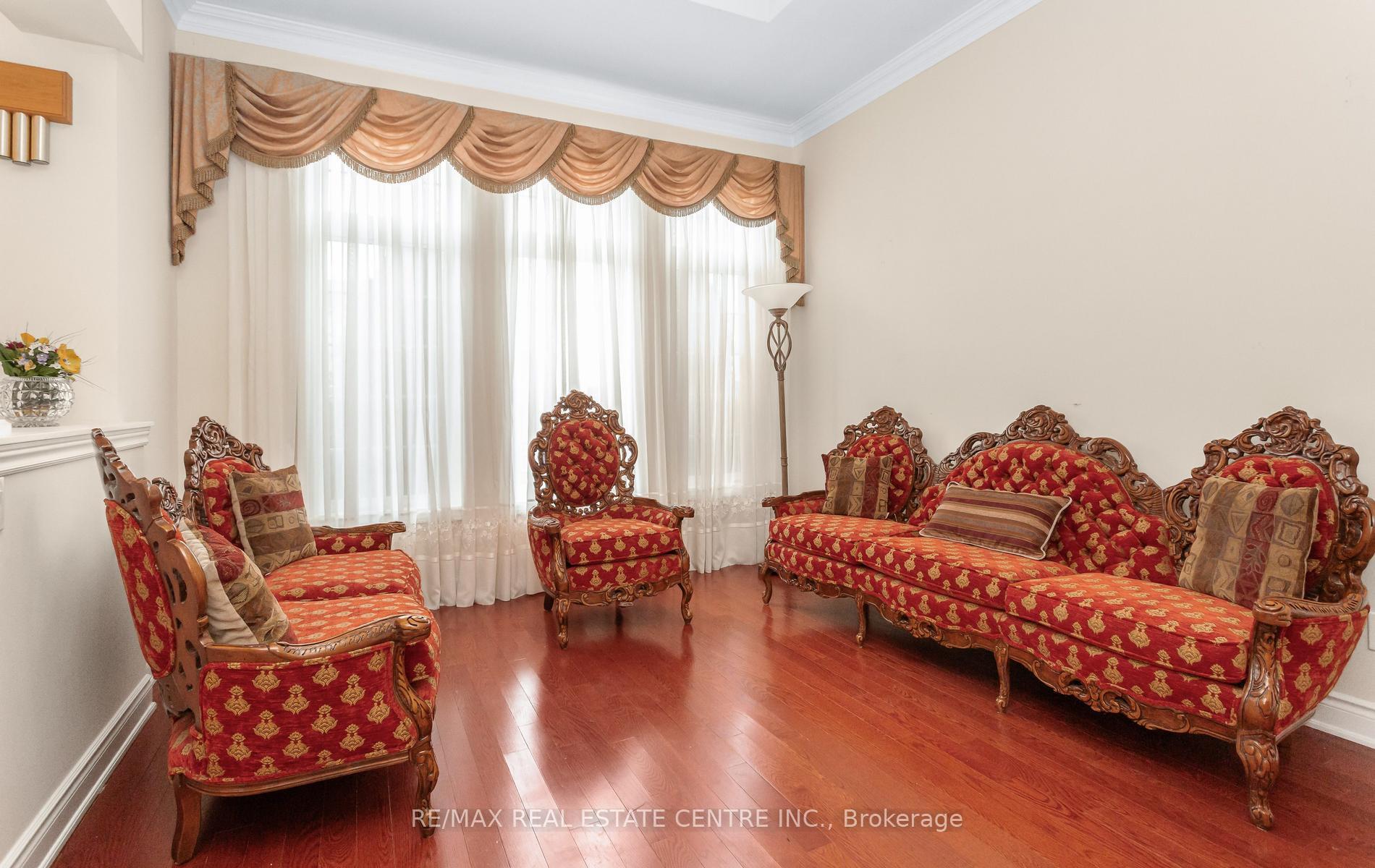 Photo 12 of 15 Concorde Drive, Brampton, Vales of Castlemore North — HOMEH