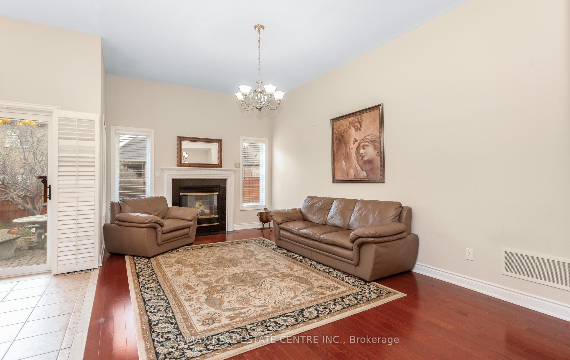 Photo 16 of 15 Concorde Drive, Brampton, Vales of Castlemore North — HOMEH