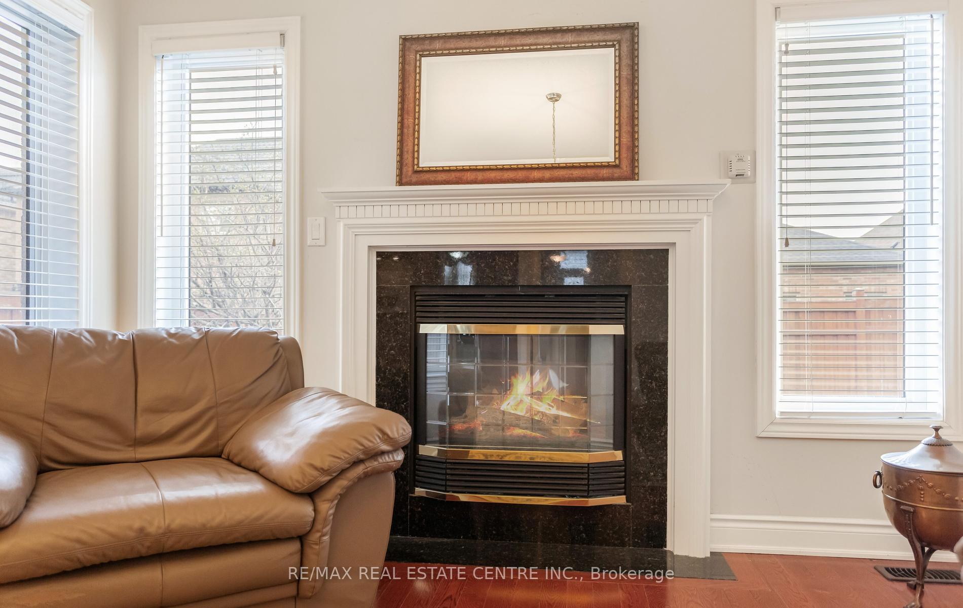 Photo 17 of 15 Concorde Drive, Brampton, Vales of Castlemore North — HOMEH