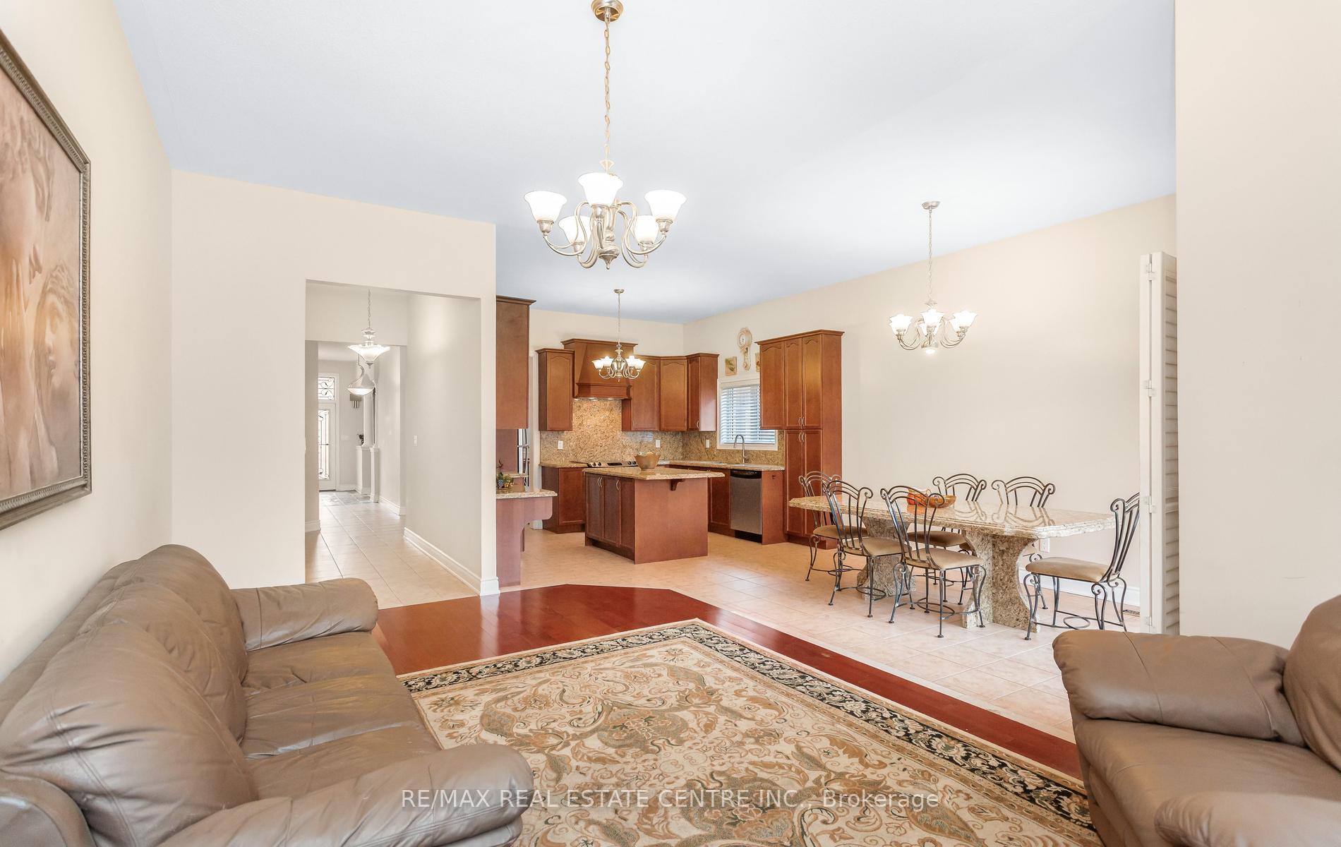 Photo 20 of 15 Concorde Drive, Brampton, Vales of Castlemore North — HOMEH