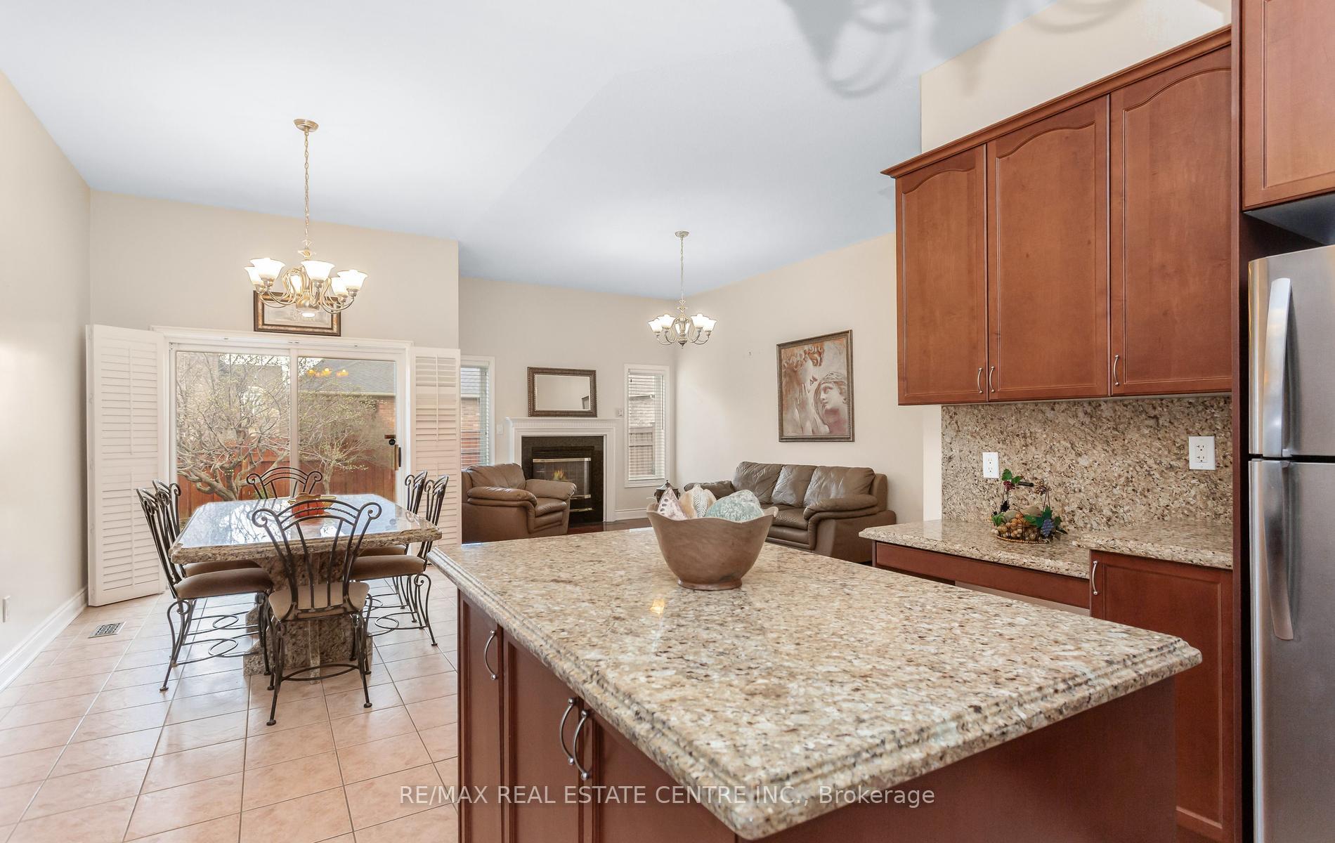 Photo 22 of 15 Concorde Drive, Brampton, Vales of Castlemore North — HOMEH