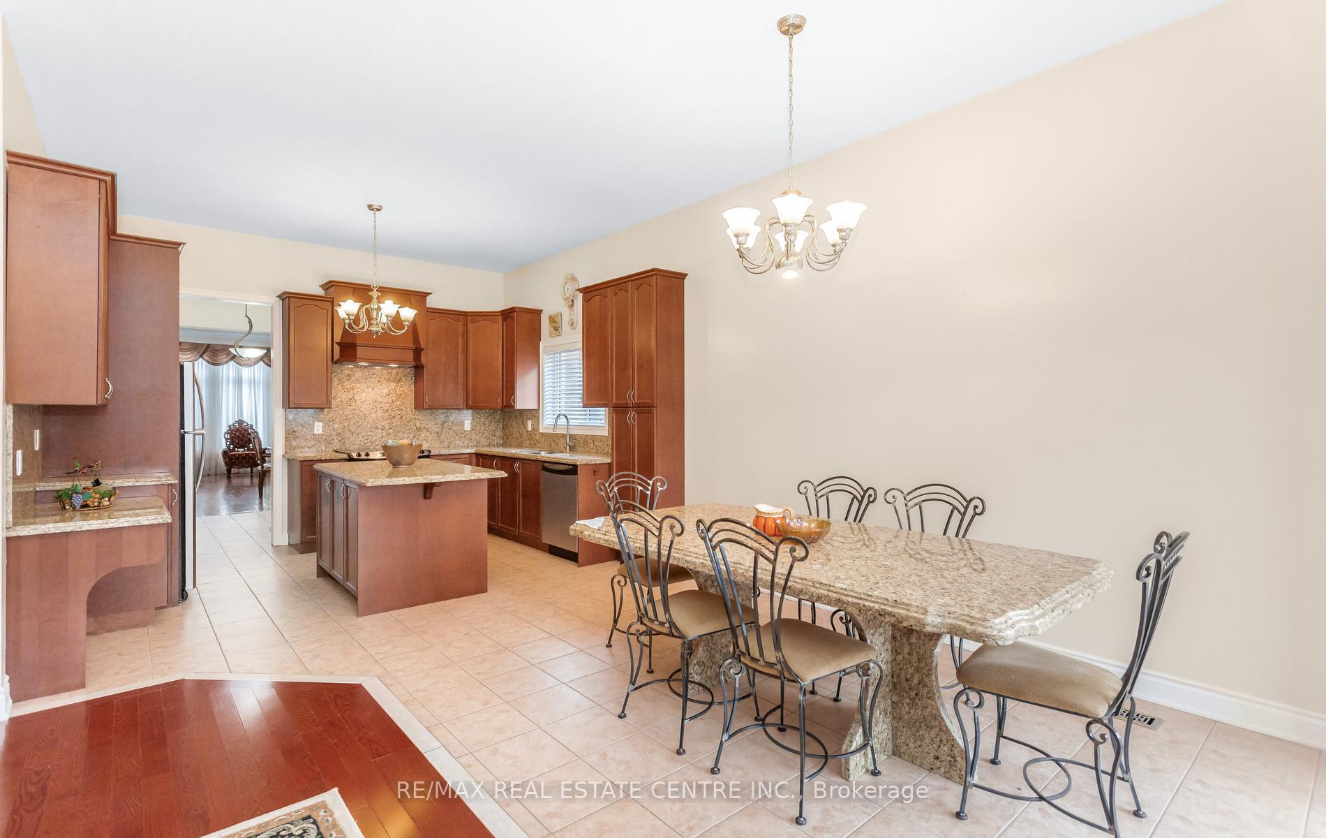 Photo 24 of 15 Concorde Drive, Brampton, Vales of Castlemore North — HOMEH