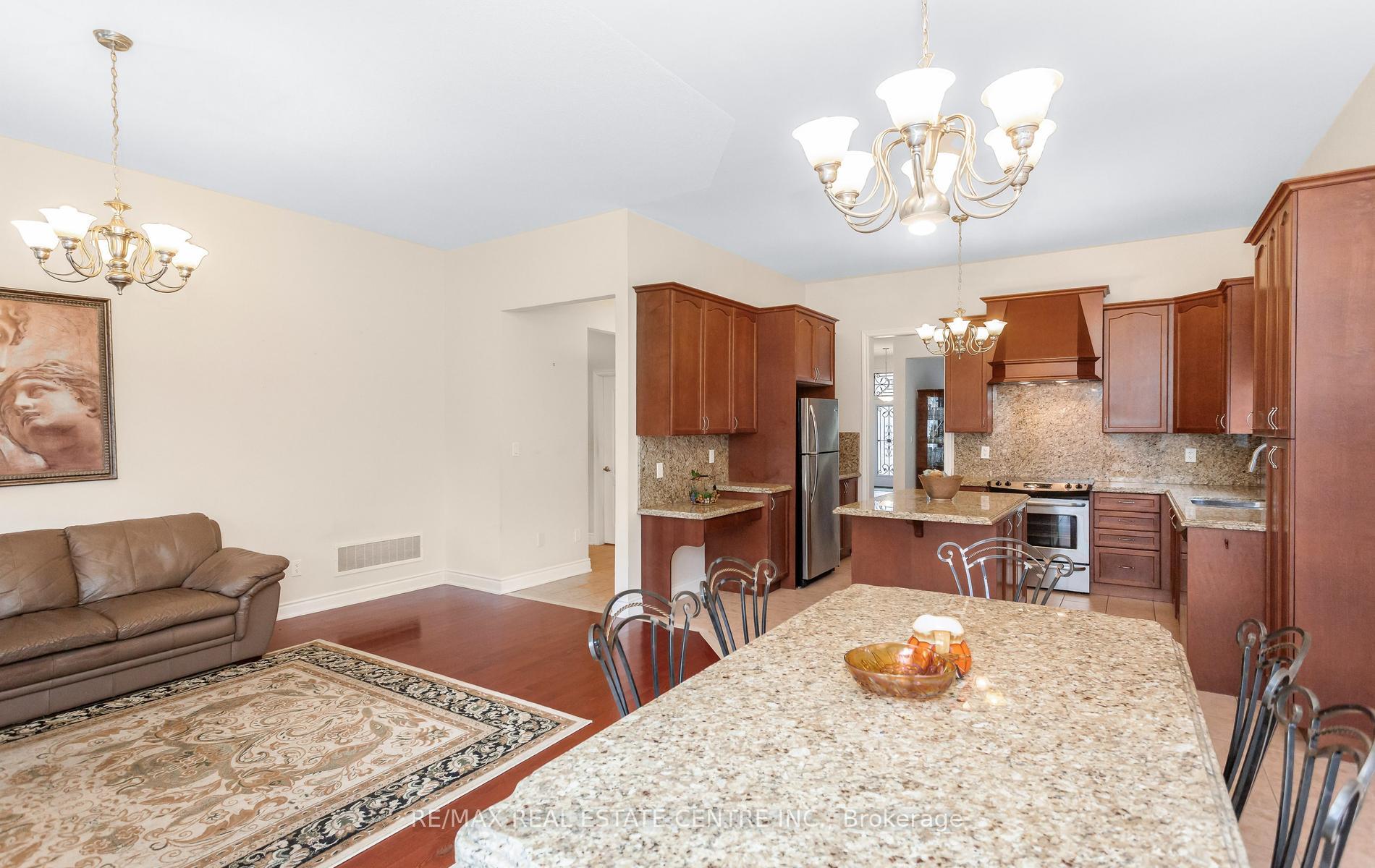Photo 25 of 15 Concorde Drive, Brampton, Vales of Castlemore North — HOMEH