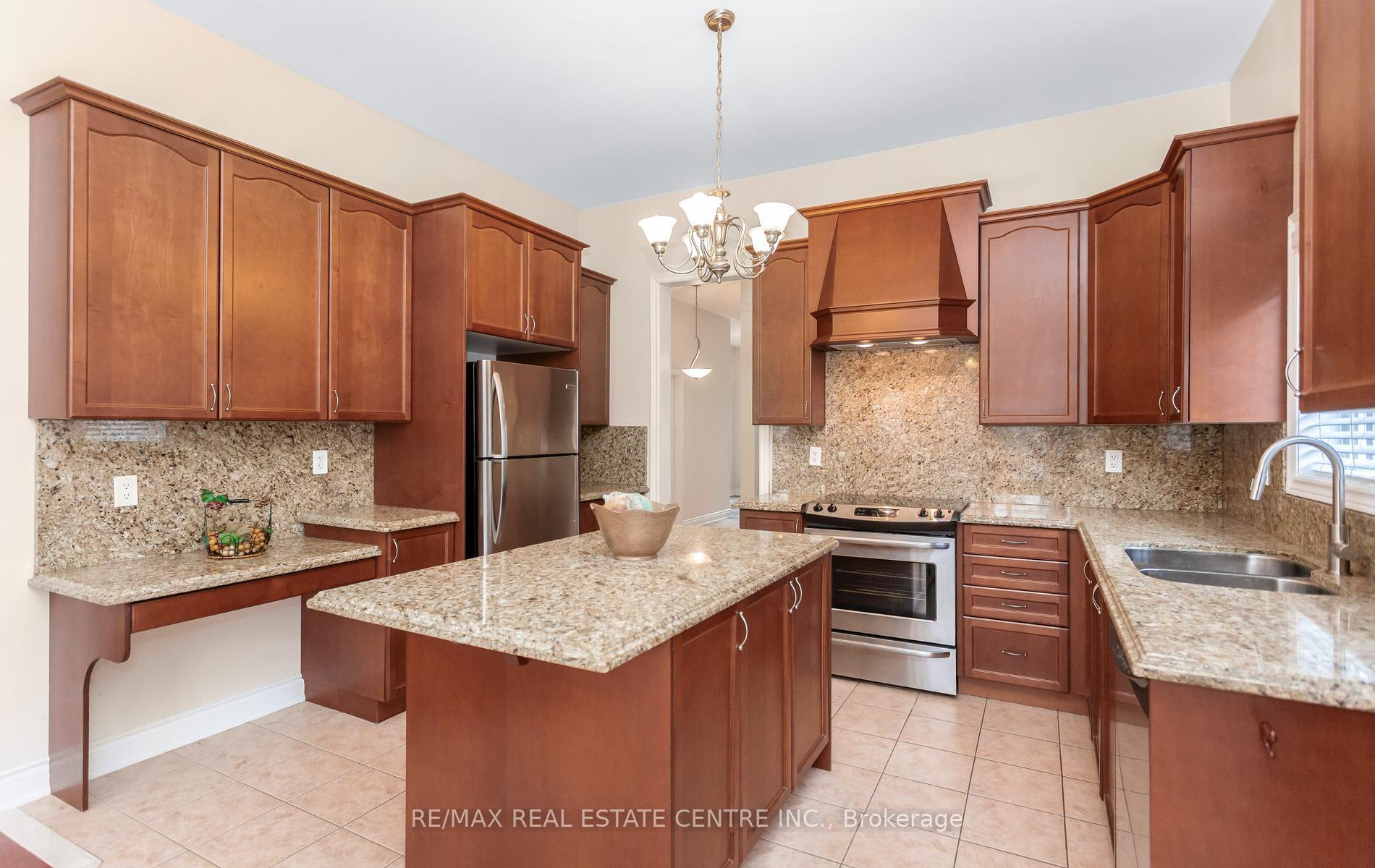 Photo 28 of 15 Concorde Drive, Brampton, Vales of Castlemore North — HOMEH