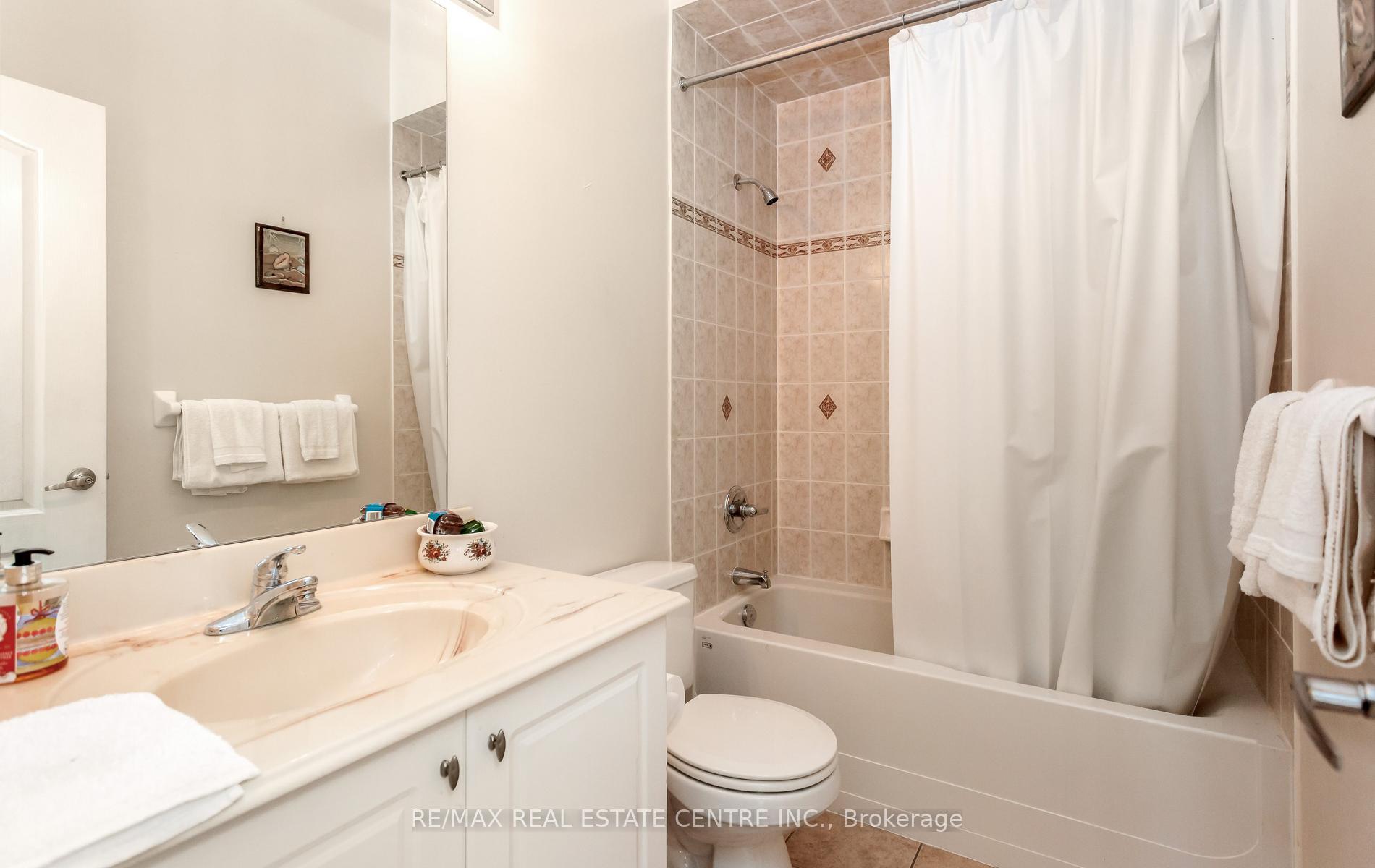 Photo 29 of 15 Concorde Drive, Brampton, Vales of Castlemore North — HOMEH