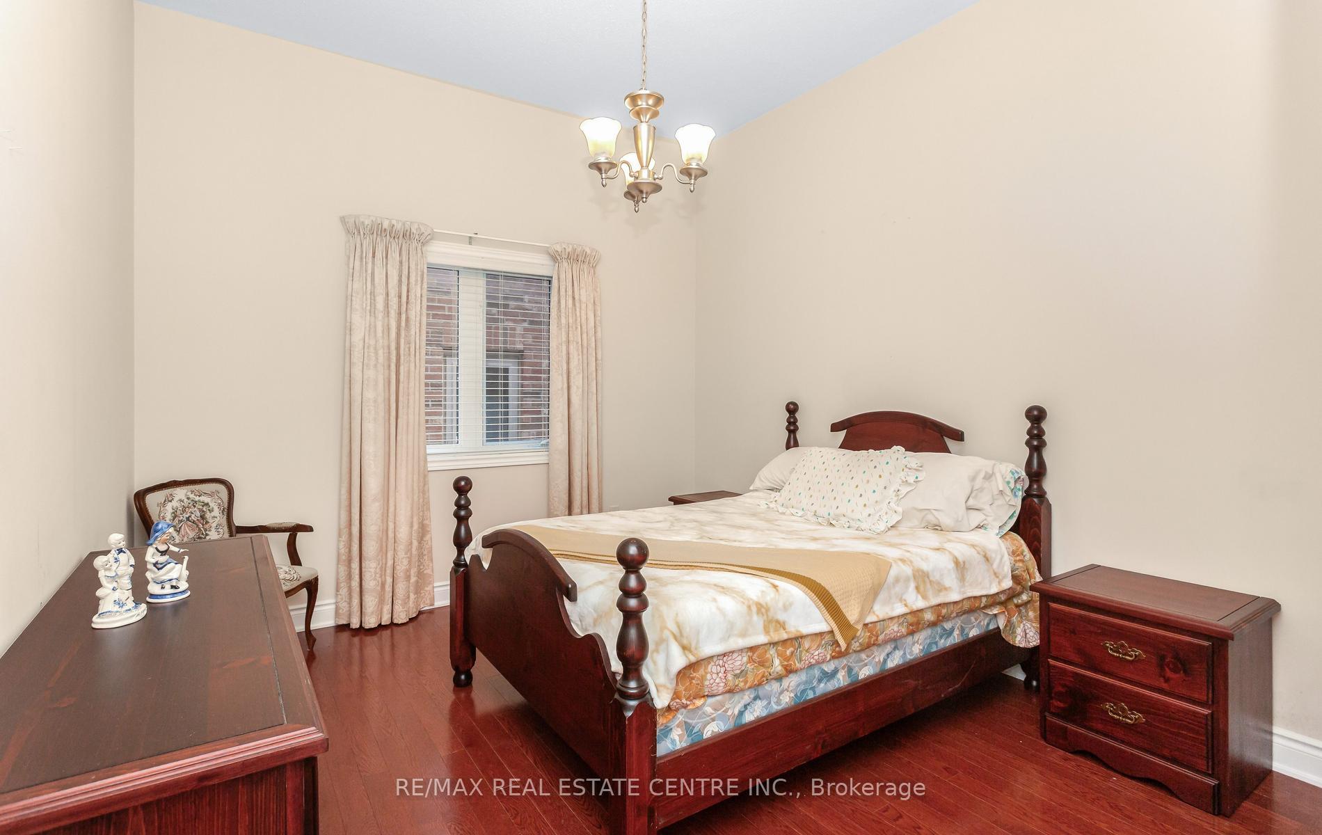 Photo 39 of 15 Concorde Drive, Brampton, Vales of Castlemore North — HOMEH