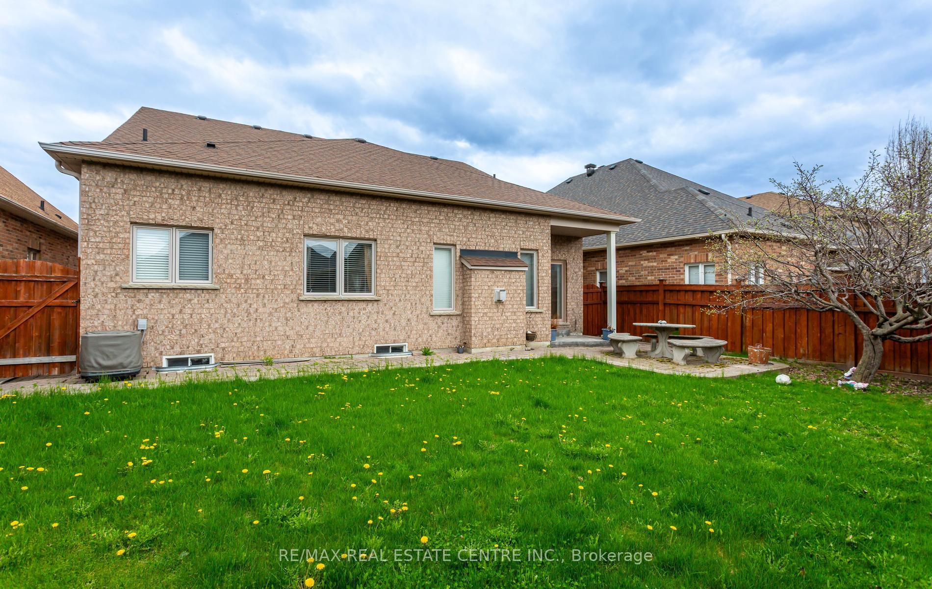 Photo 49 of 15 Concorde Drive, Brampton, Vales of Castlemore North — HOMEH