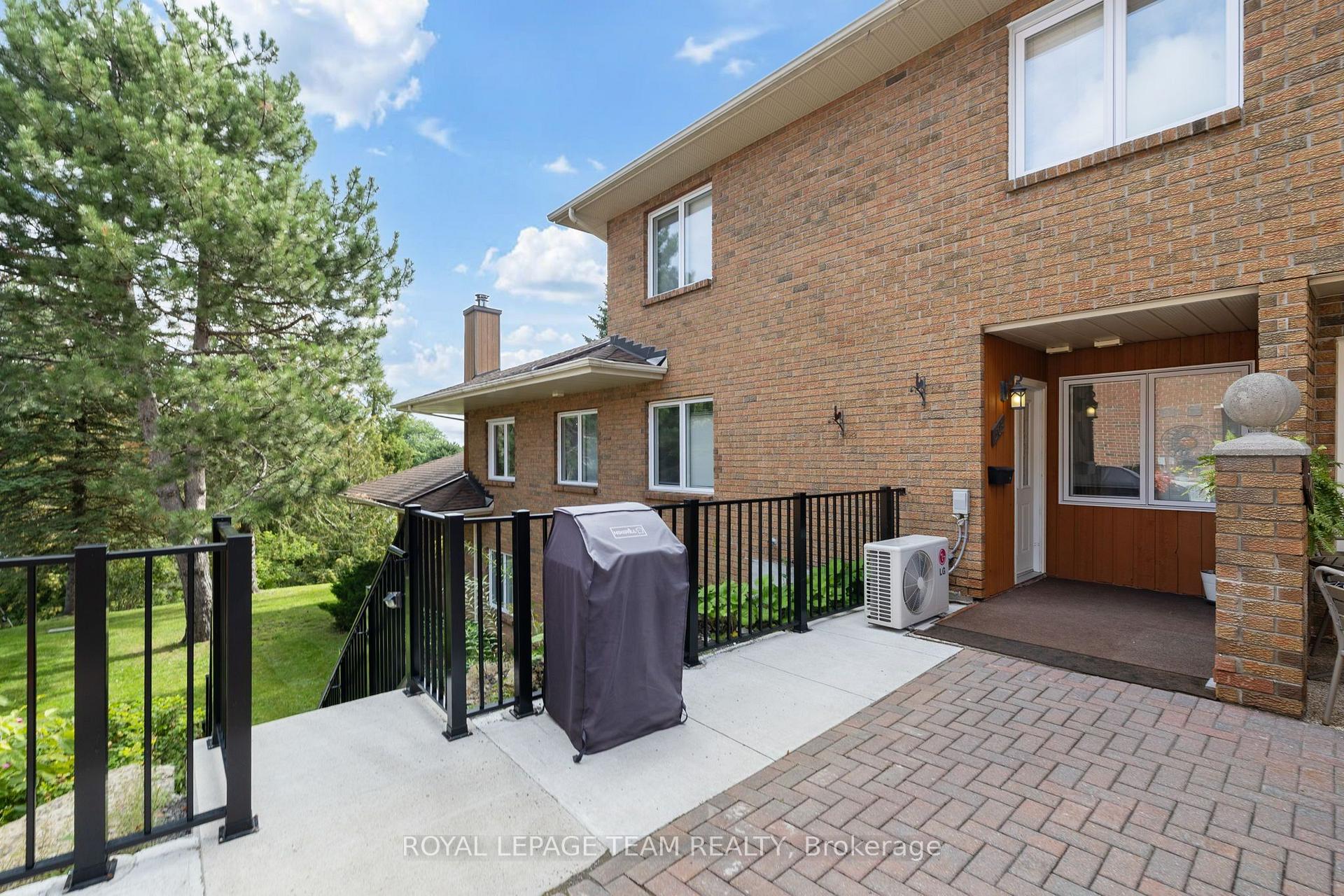 Photo 3 of Unit 34, 503 Stratas Court E, Ottawa, Kanata - Katimavik — HOMEH