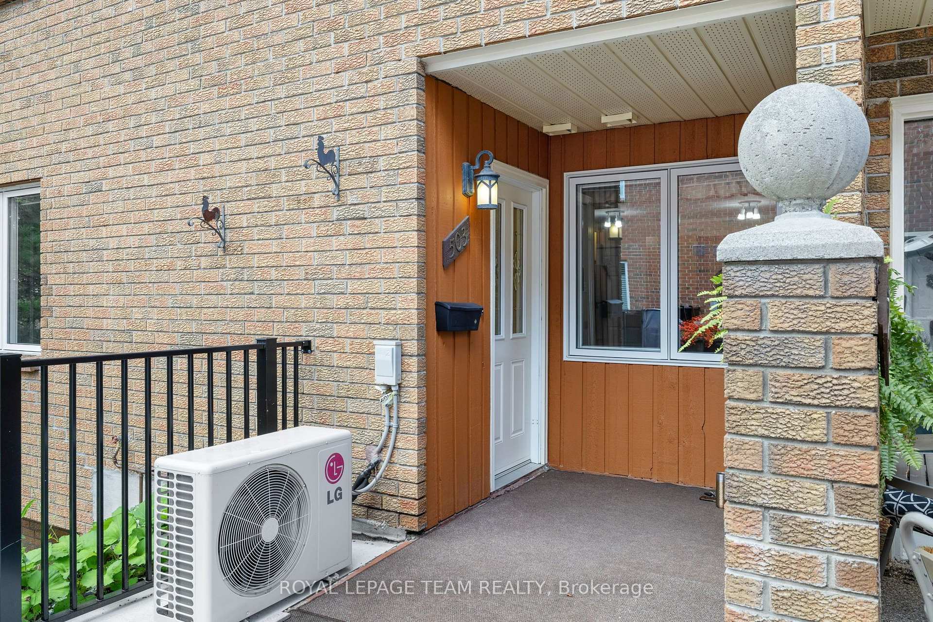 Photo 4 of Unit 34, 503 Stratas Court E, Ottawa, Kanata - Katimavik — HOMEH