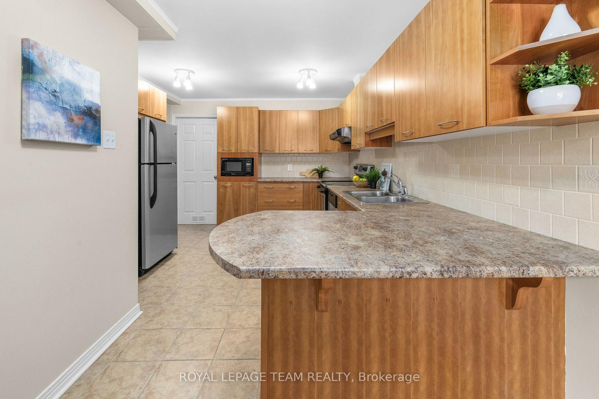 Photo 5 of Unit 34, 503 Stratas Court E, Ottawa, Kanata - Katimavik — HOMEH
