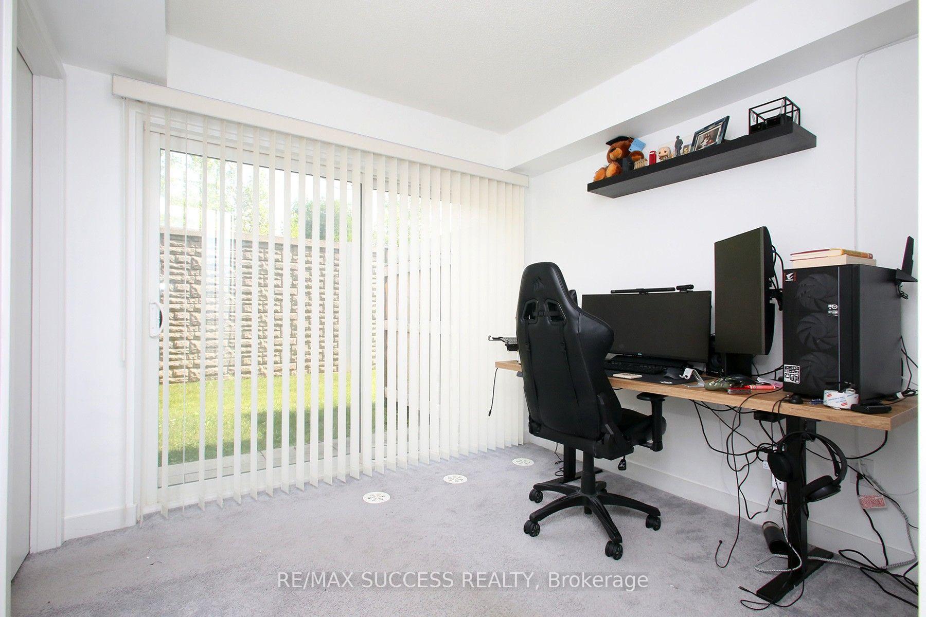 Photo 3 of Unit 76, 1121 Cooke Boulevard, Burlington, LaSalle — HOMEH