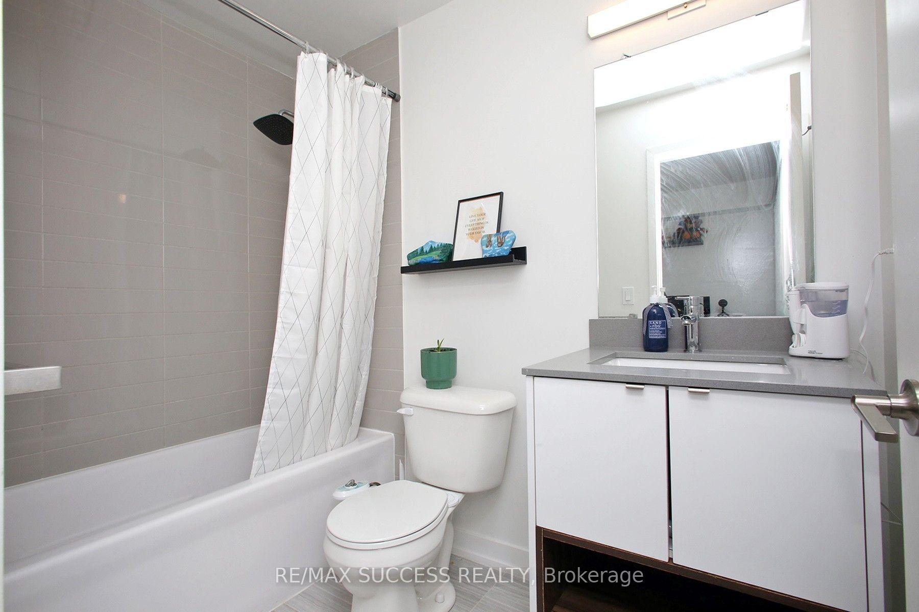 Photo 4 of Unit 76, 1121 Cooke Boulevard, Burlington, LaSalle — HOMEH