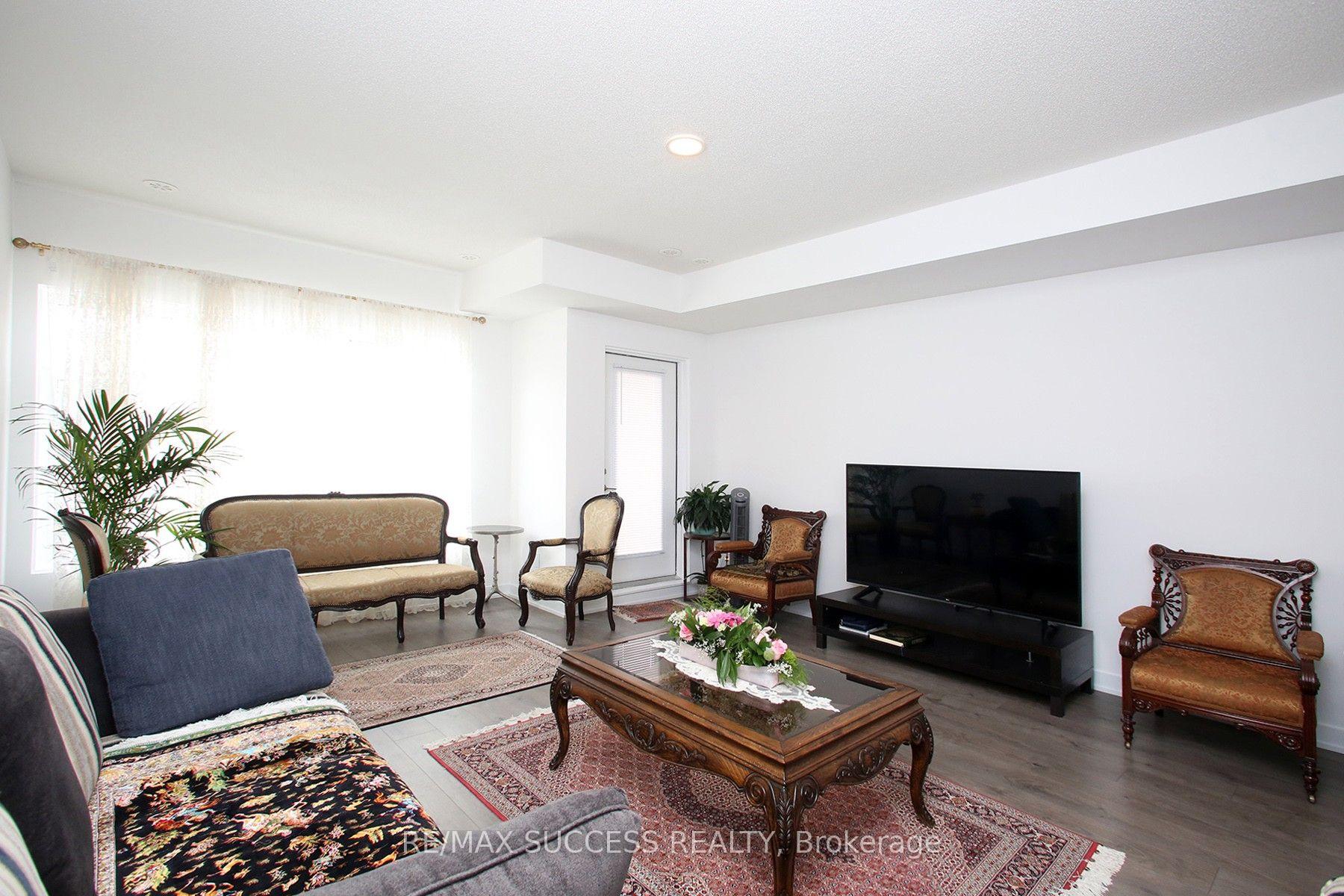 Photo 6 of Unit 76, 1121 Cooke Boulevard, Burlington, LaSalle — HOMEH