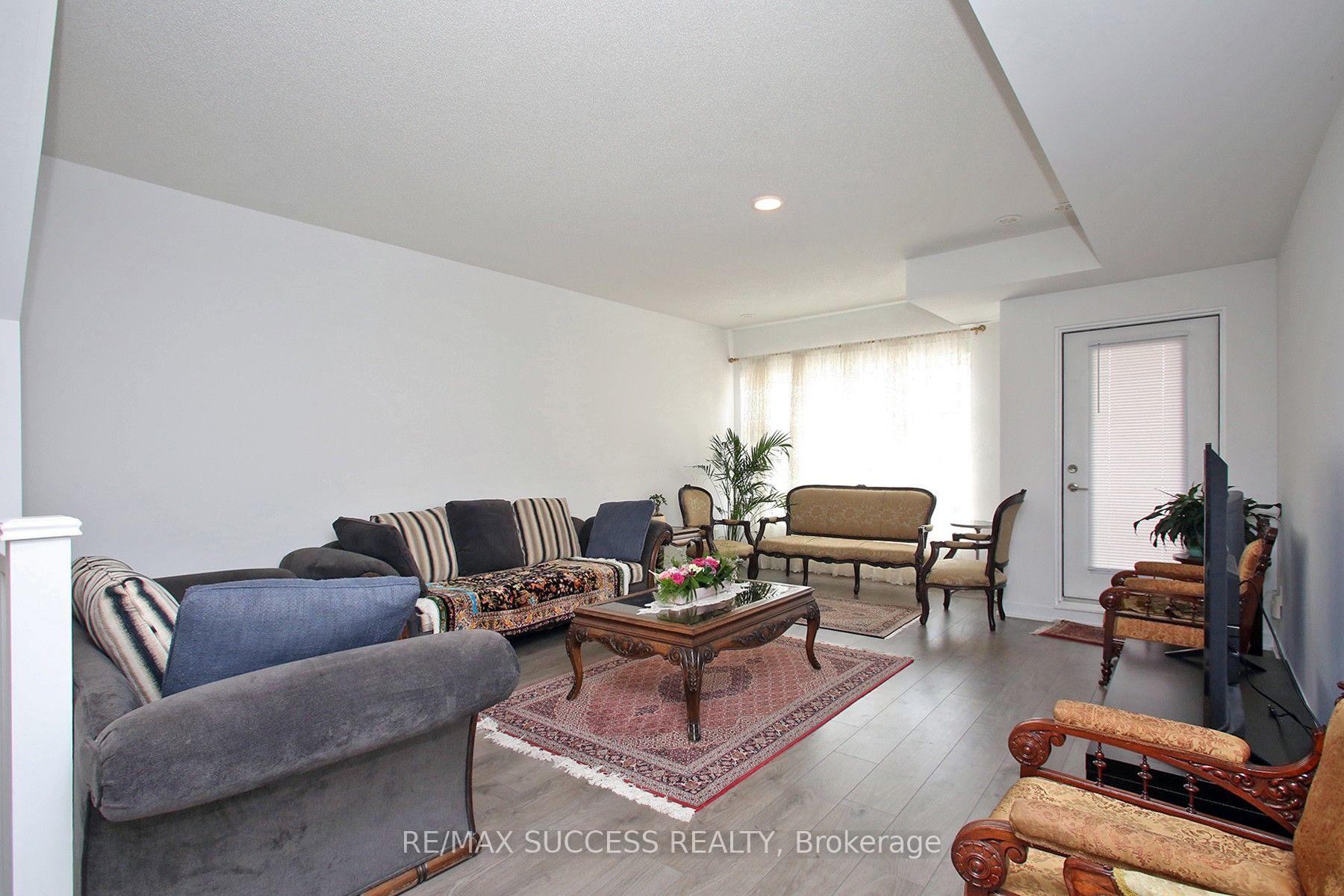 Photo 7 of Unit 76, 1121 Cooke Boulevard, Burlington, LaSalle — HOMEH